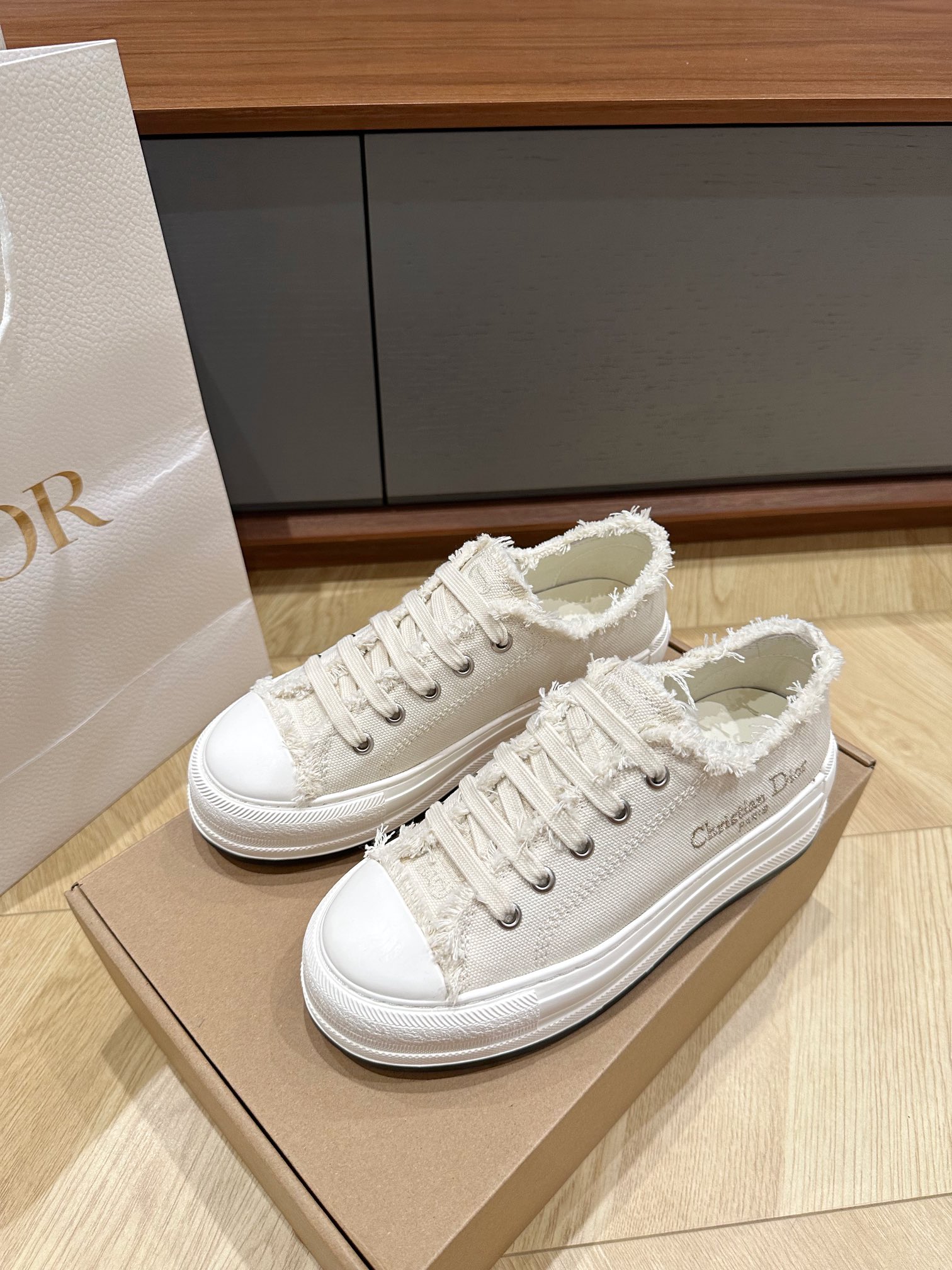 Di0r CD Sneaker（EU35-41)