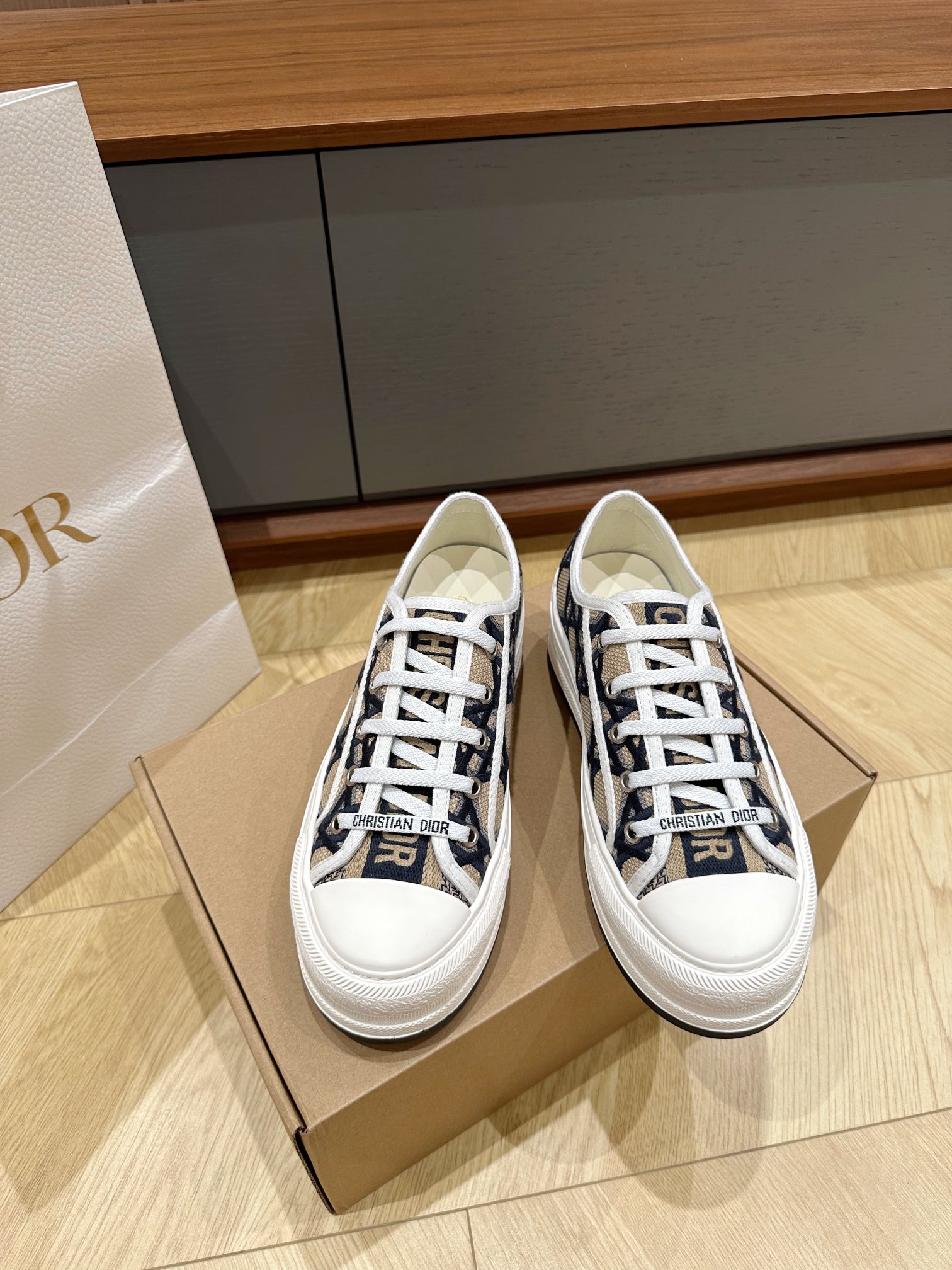 Di0r CD Sneaker（EU35-41)