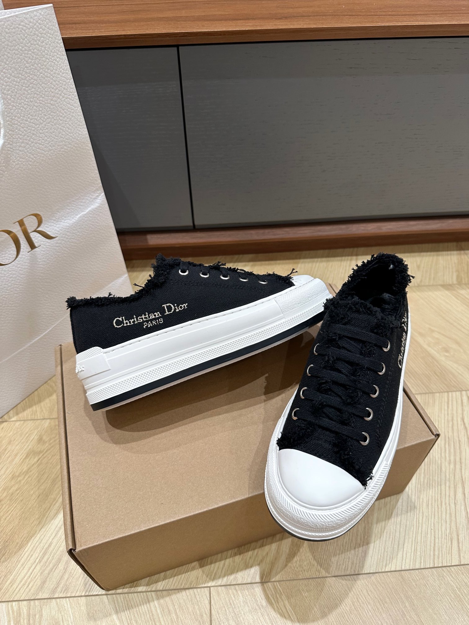 Di0r CD Sneaker（EU35-41)
