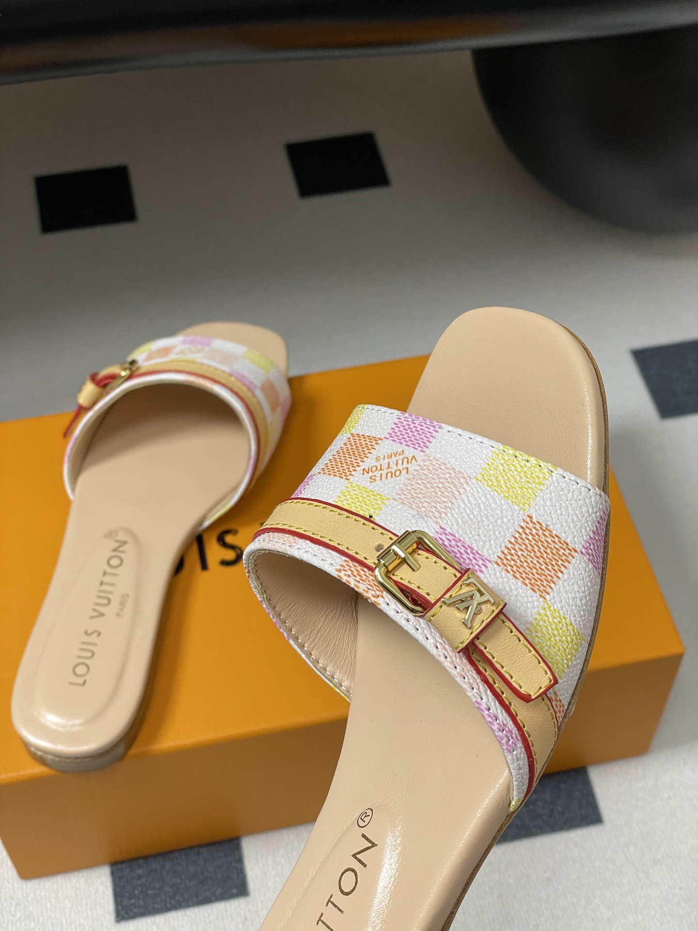 Lou*s Vuitton Slides(EU35-41)