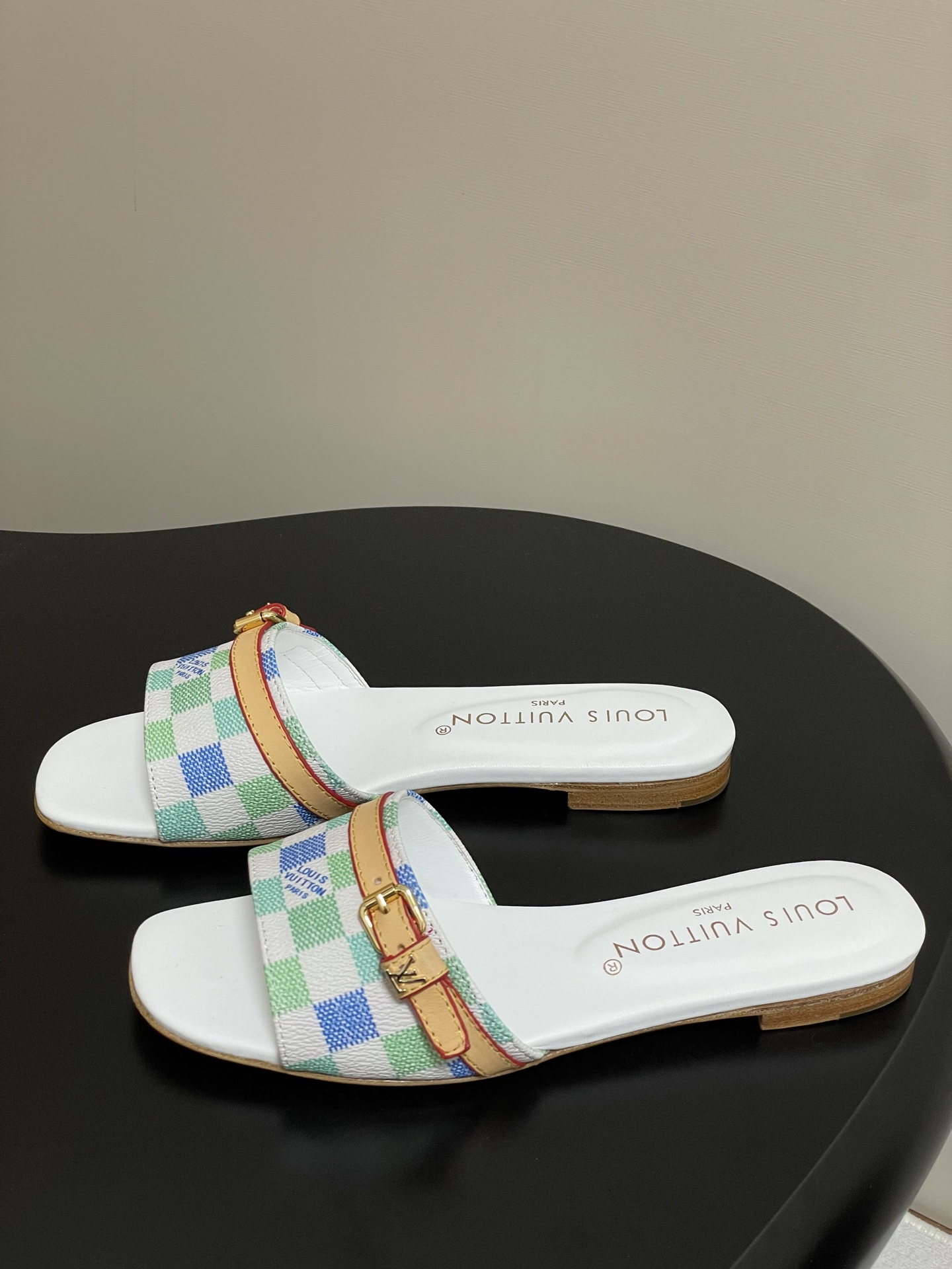 Lou*s Vuitton Slides(EU35-41)
