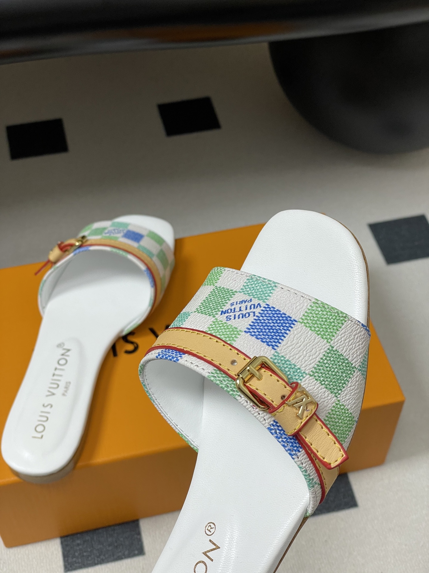 Lou*s Vuitton Slides(EU35-41)