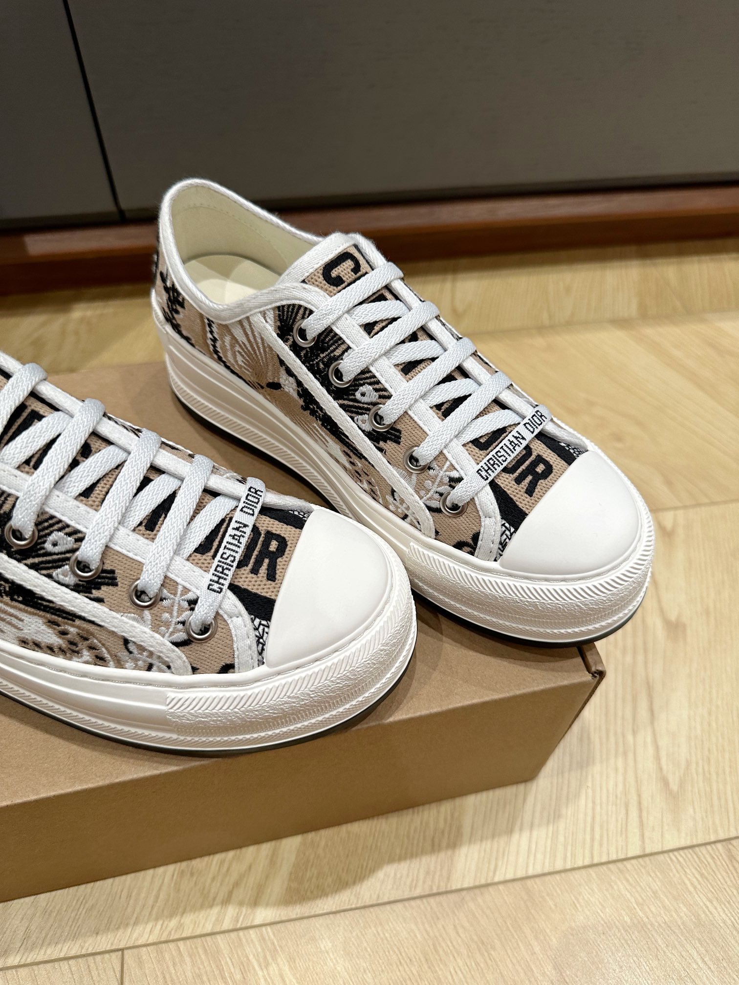 Di0r CD Sneaker（EU35-41)