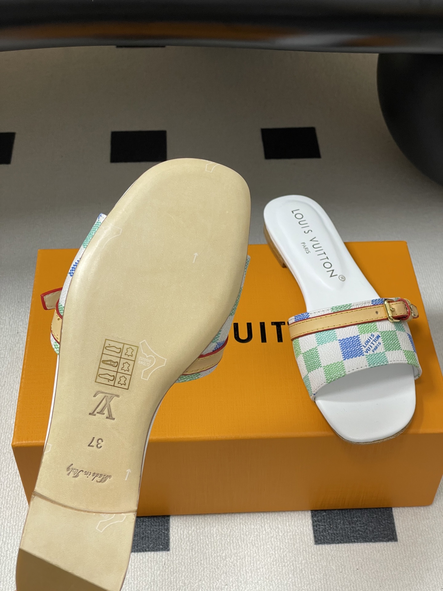 Lou*s Vuitton Slides(EU35-41)