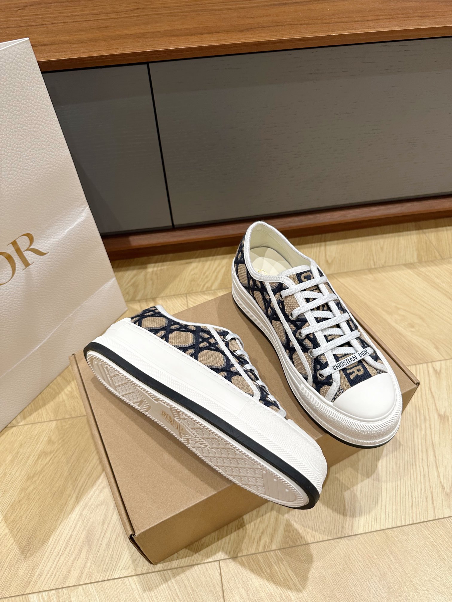 Di0r CD Sneaker（EU35-41)