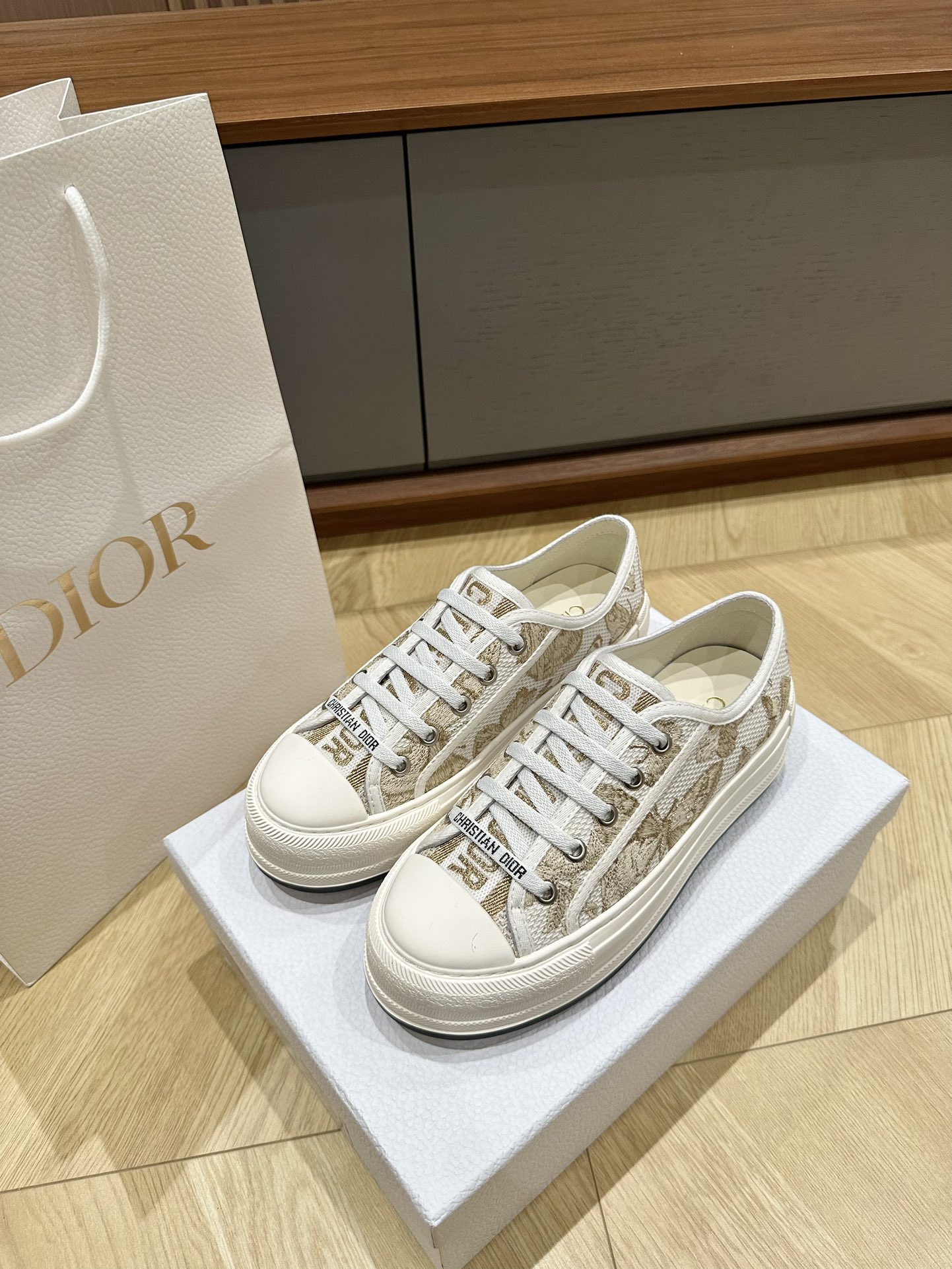 Di0r CD Sneaker（EU35-41)