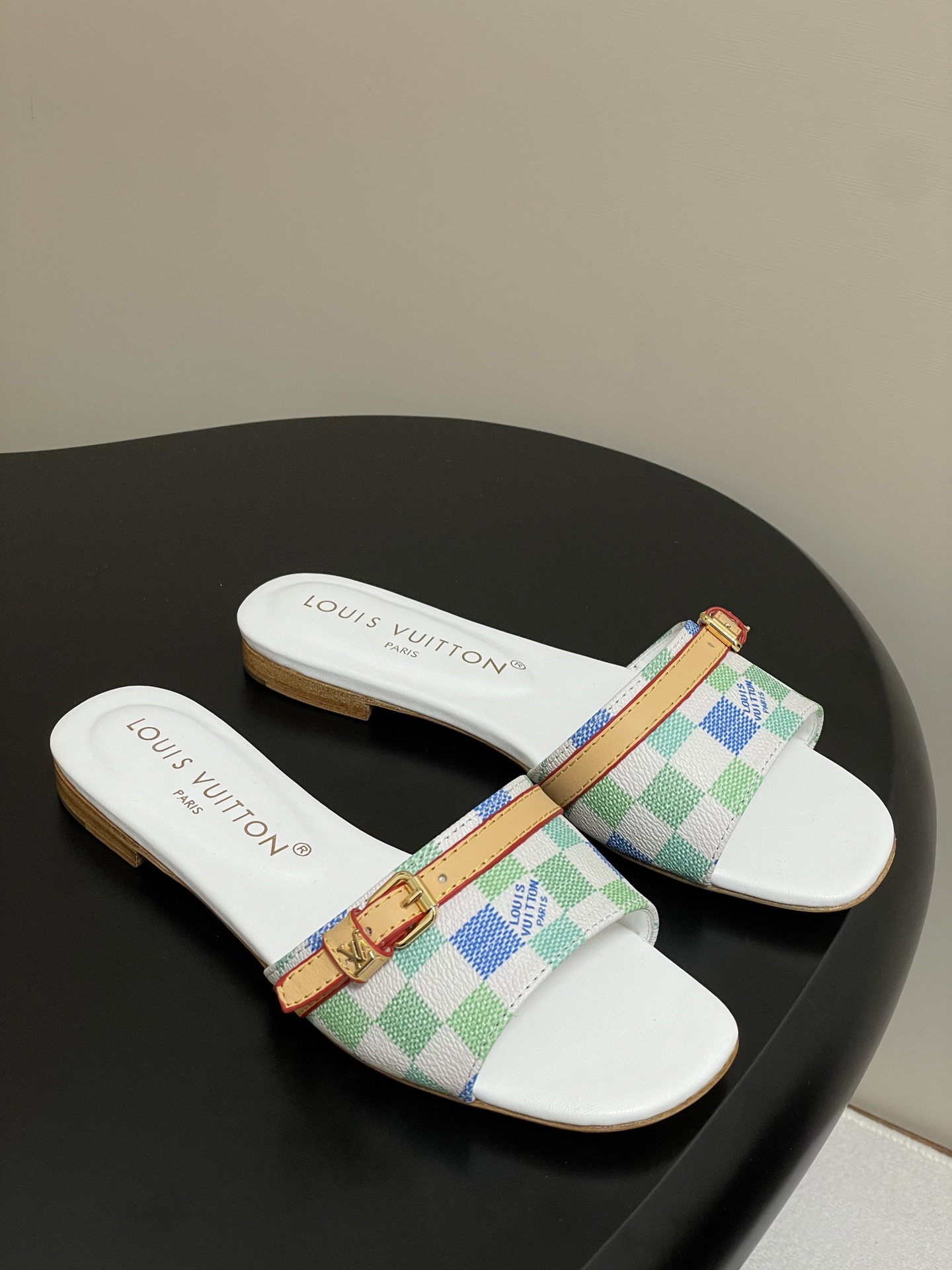 Lou*s Vuitton Slides(EU35-41)