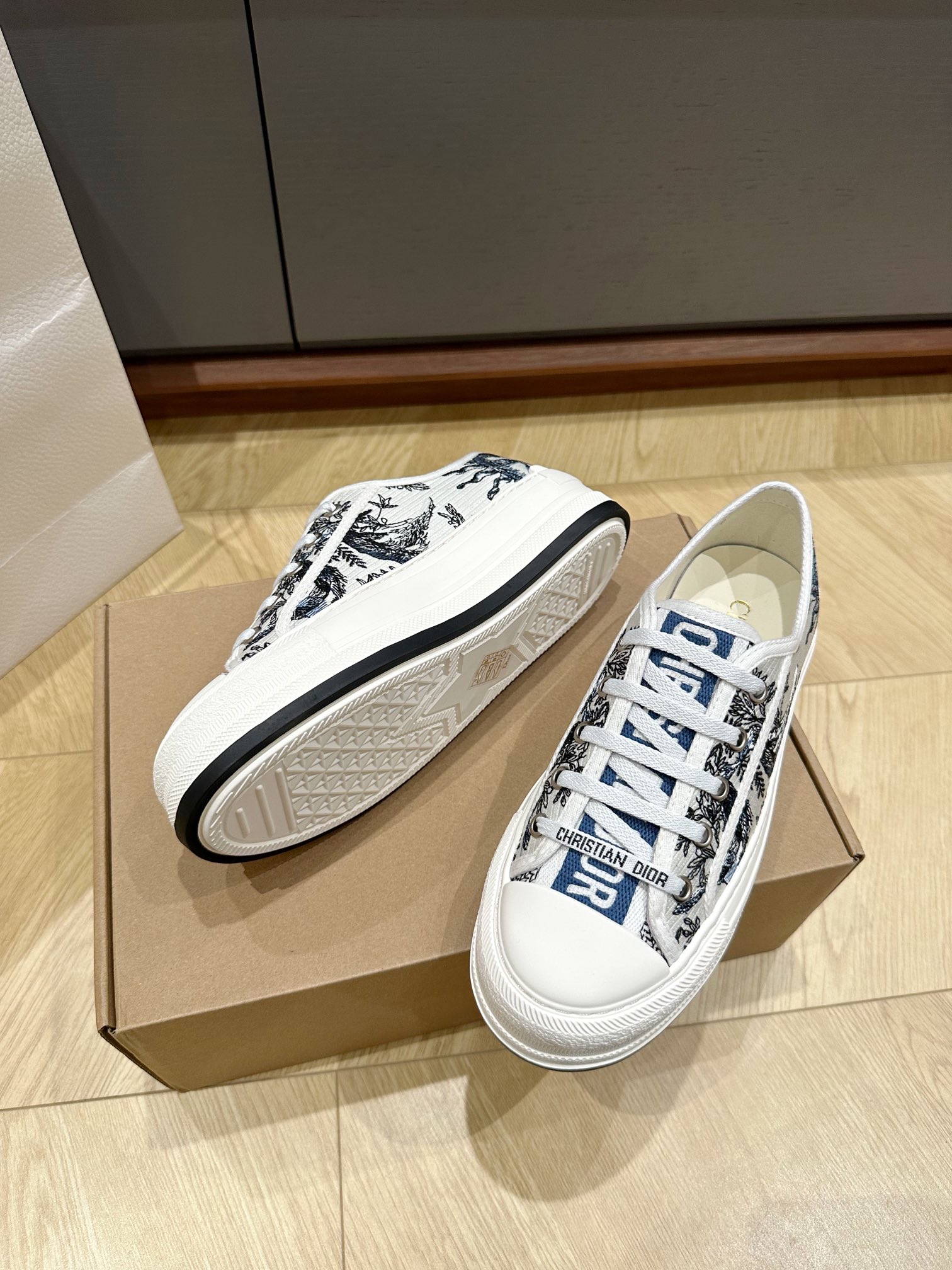 Di0r CD Sneaker（EU35-41)