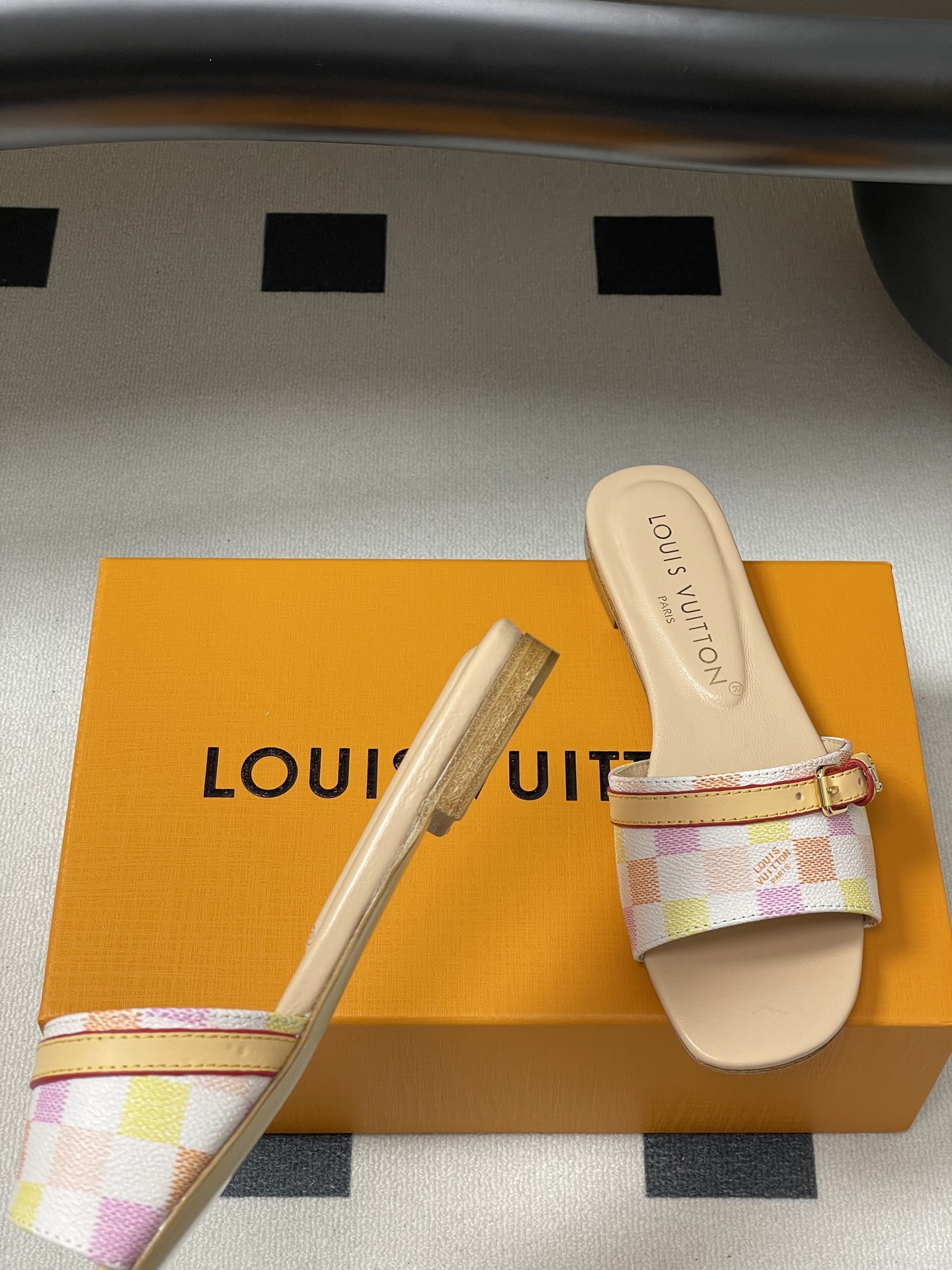 Lou*s Vuitton Slides(EU35-41)