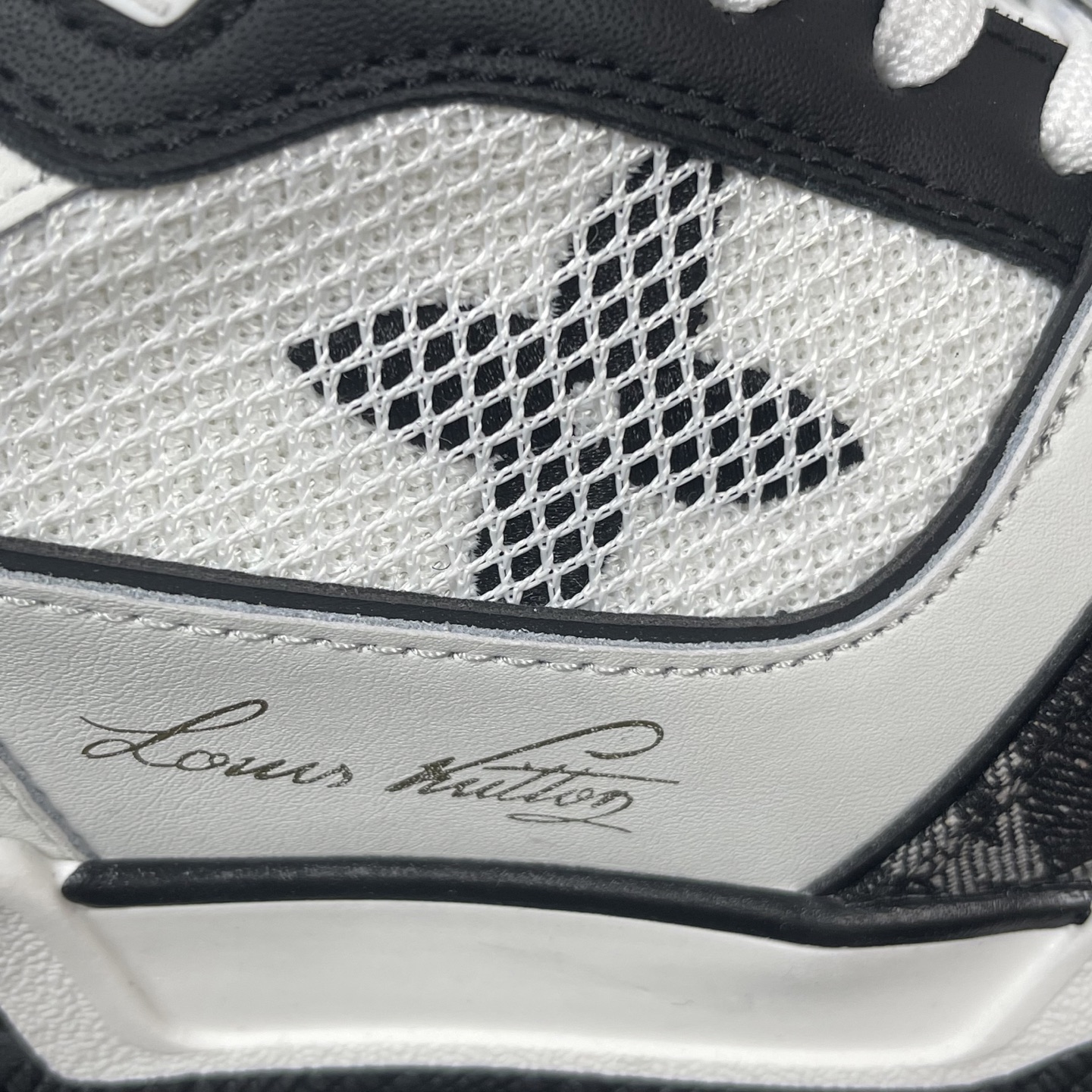 Louis Vuitton Trainer Sneakers(EU35-46)