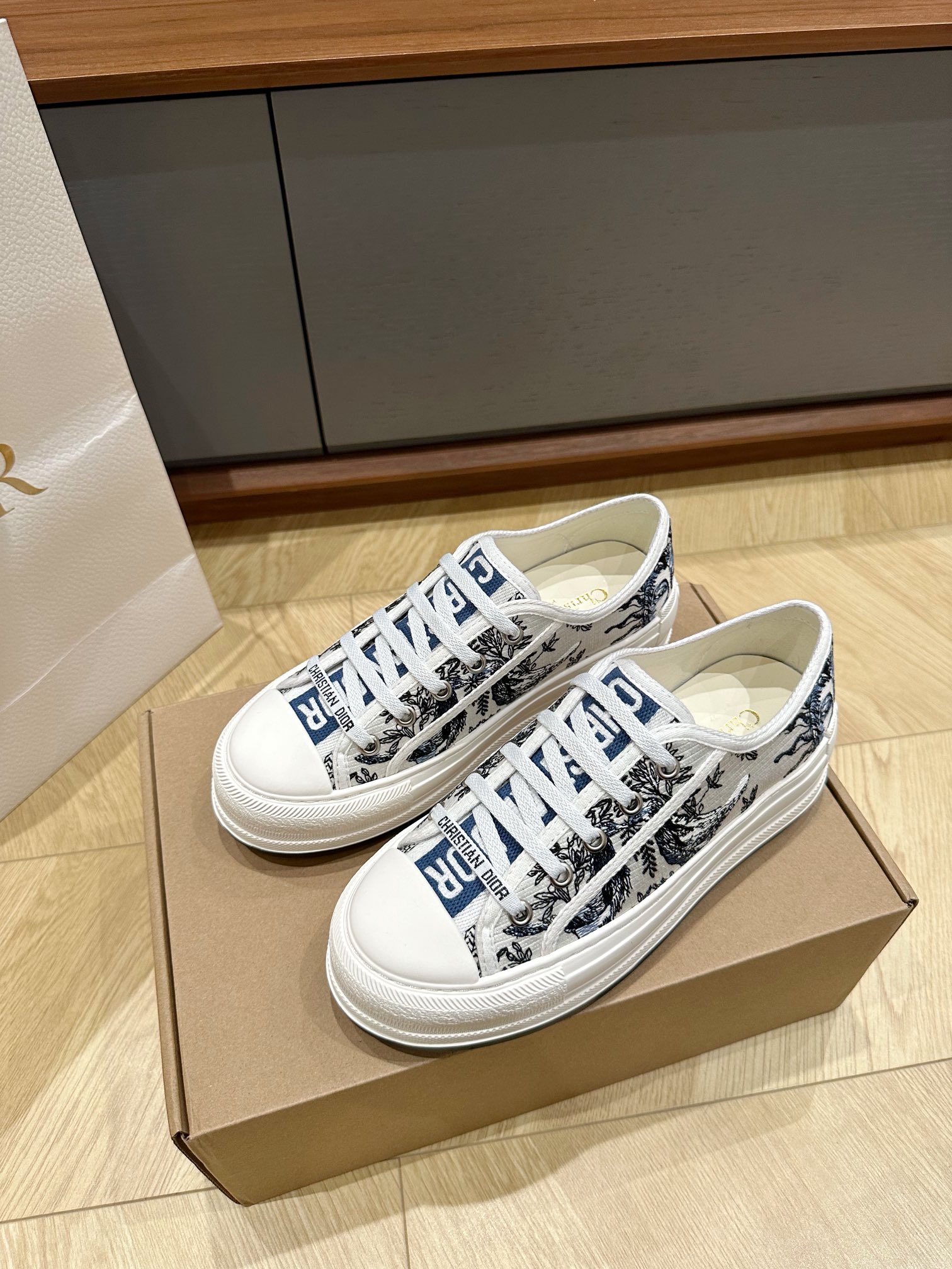 Di0r CD Sneaker（EU35-41)