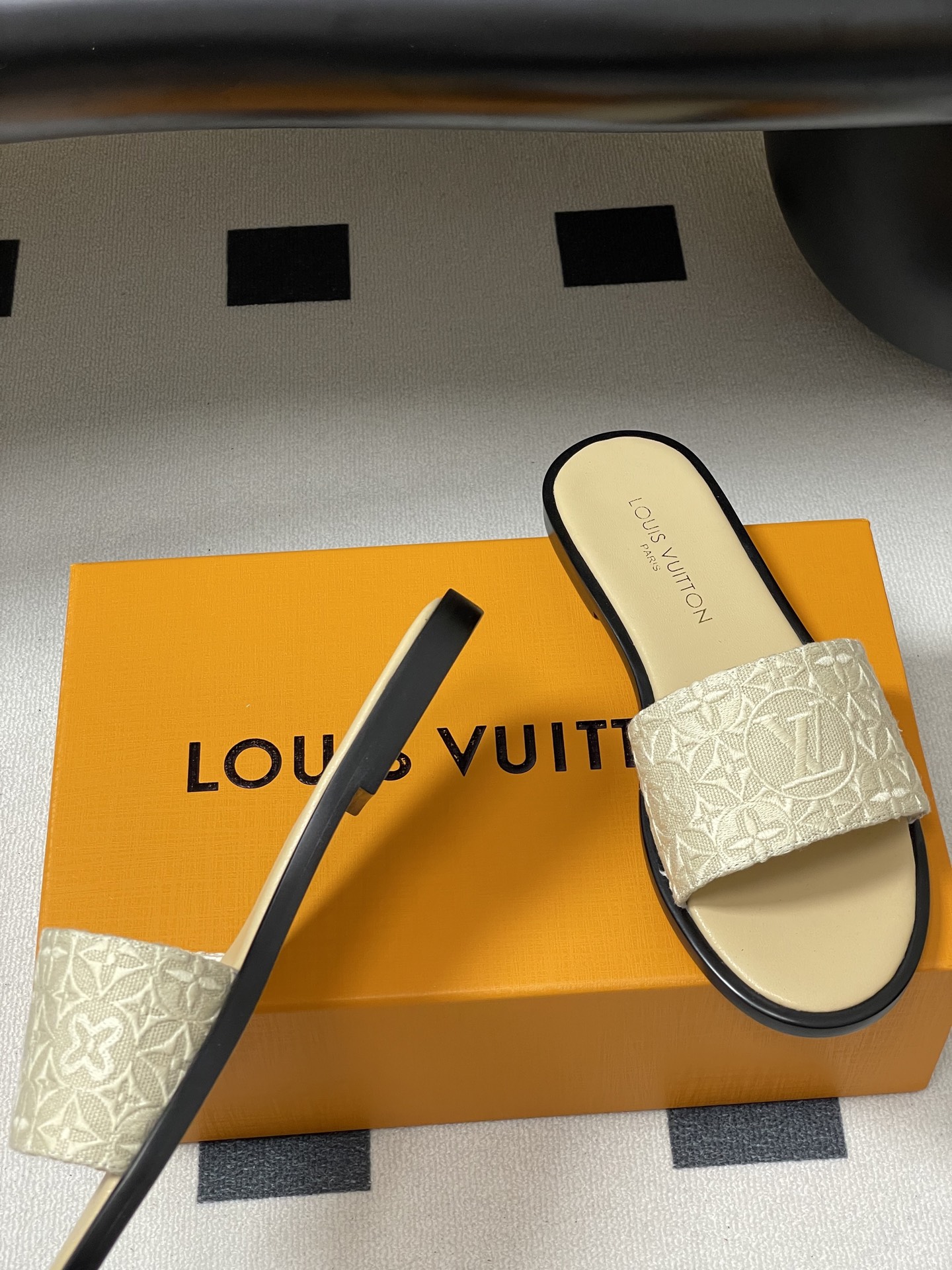 Lou*s Vuitton Lily Slides(EU35-41)