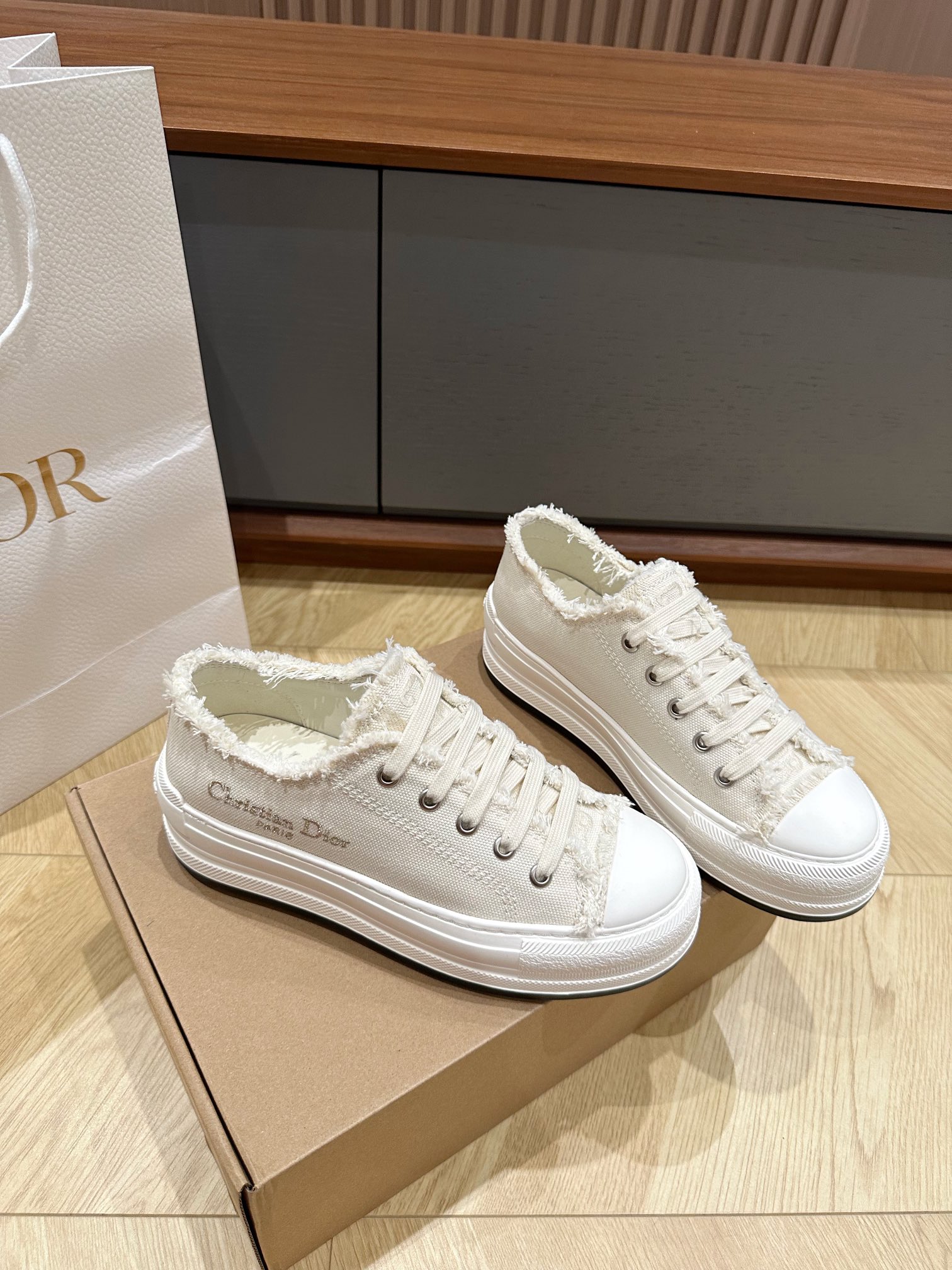 Di0r CD Sneaker（EU35-41)