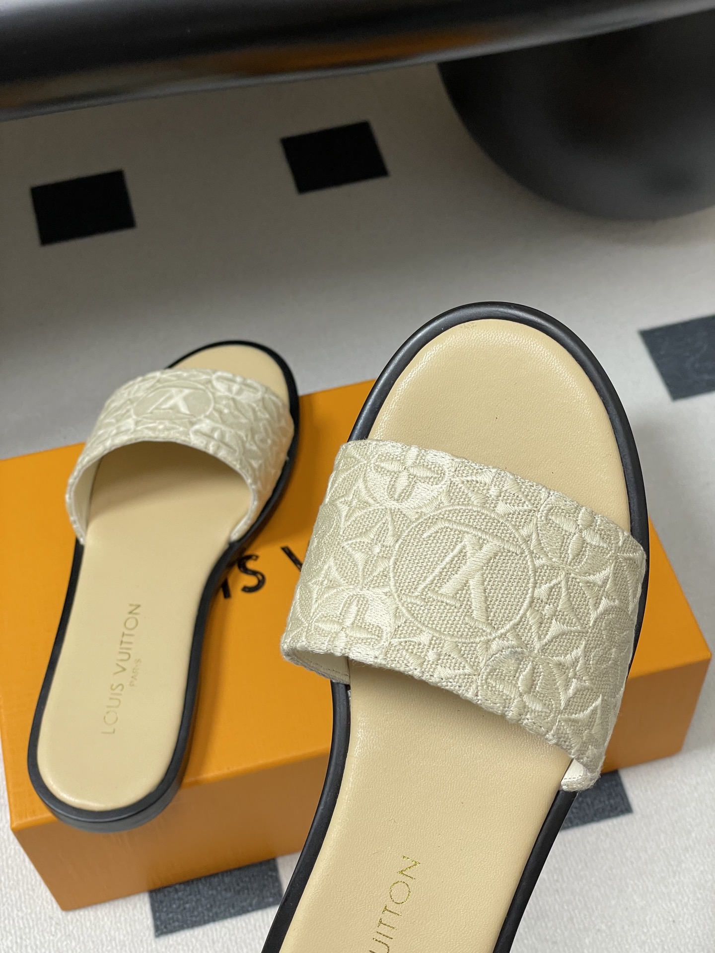 Lou*s Vuitton Lily Slides(EU35-41)