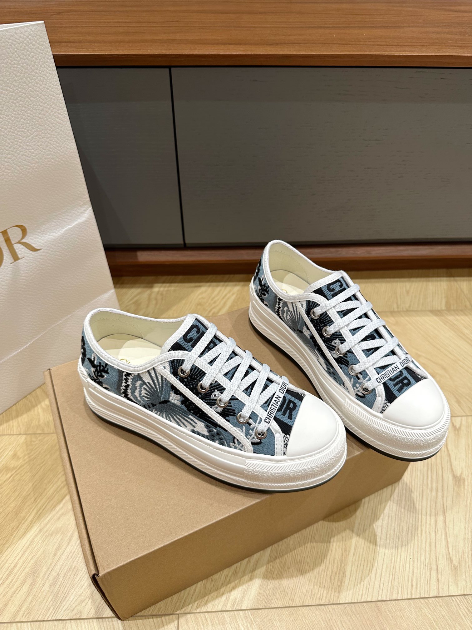 Di0r CD Sneaker（EU35-41)