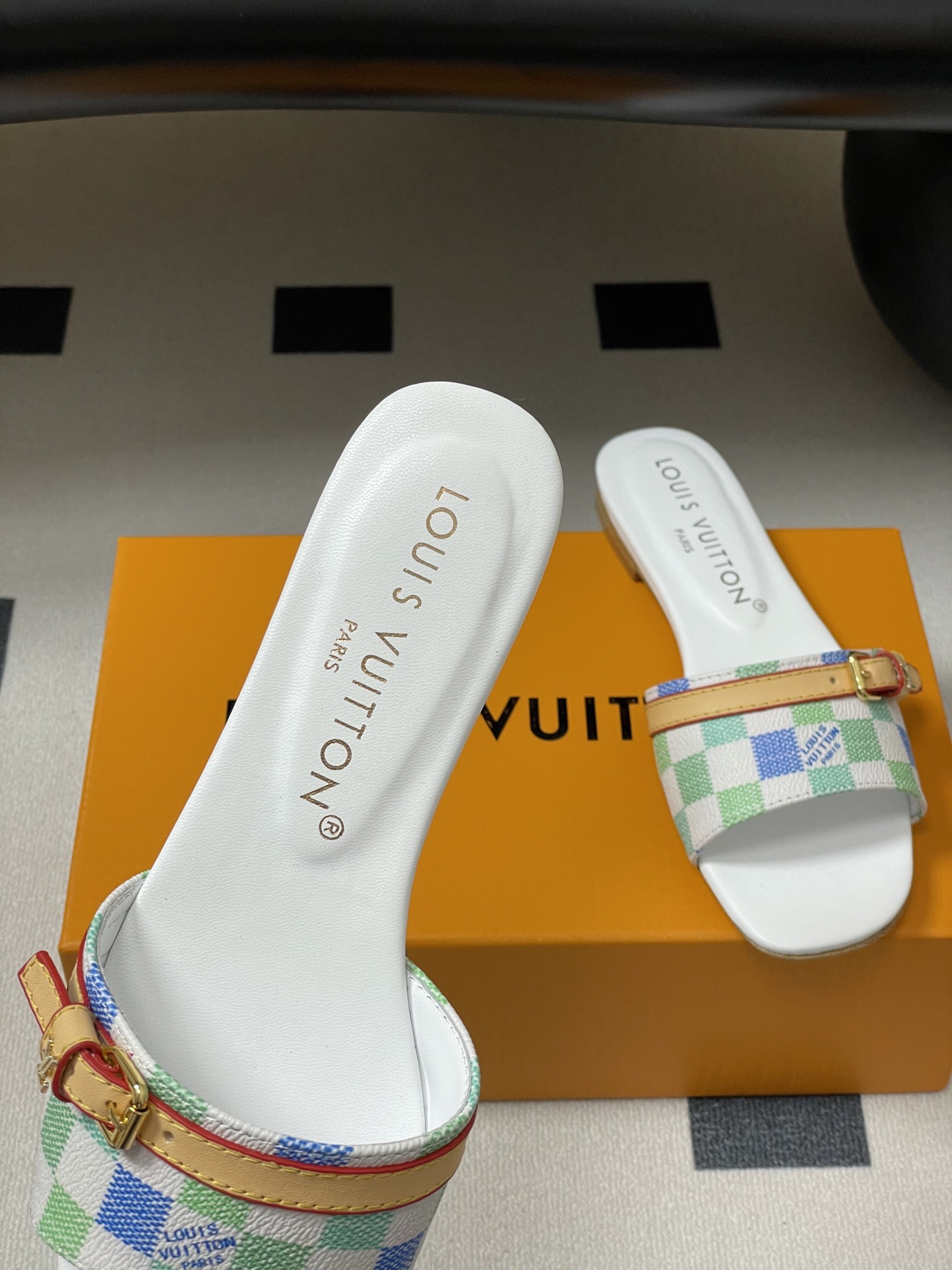 Lou*s Vuitton Slides(EU35-41)
