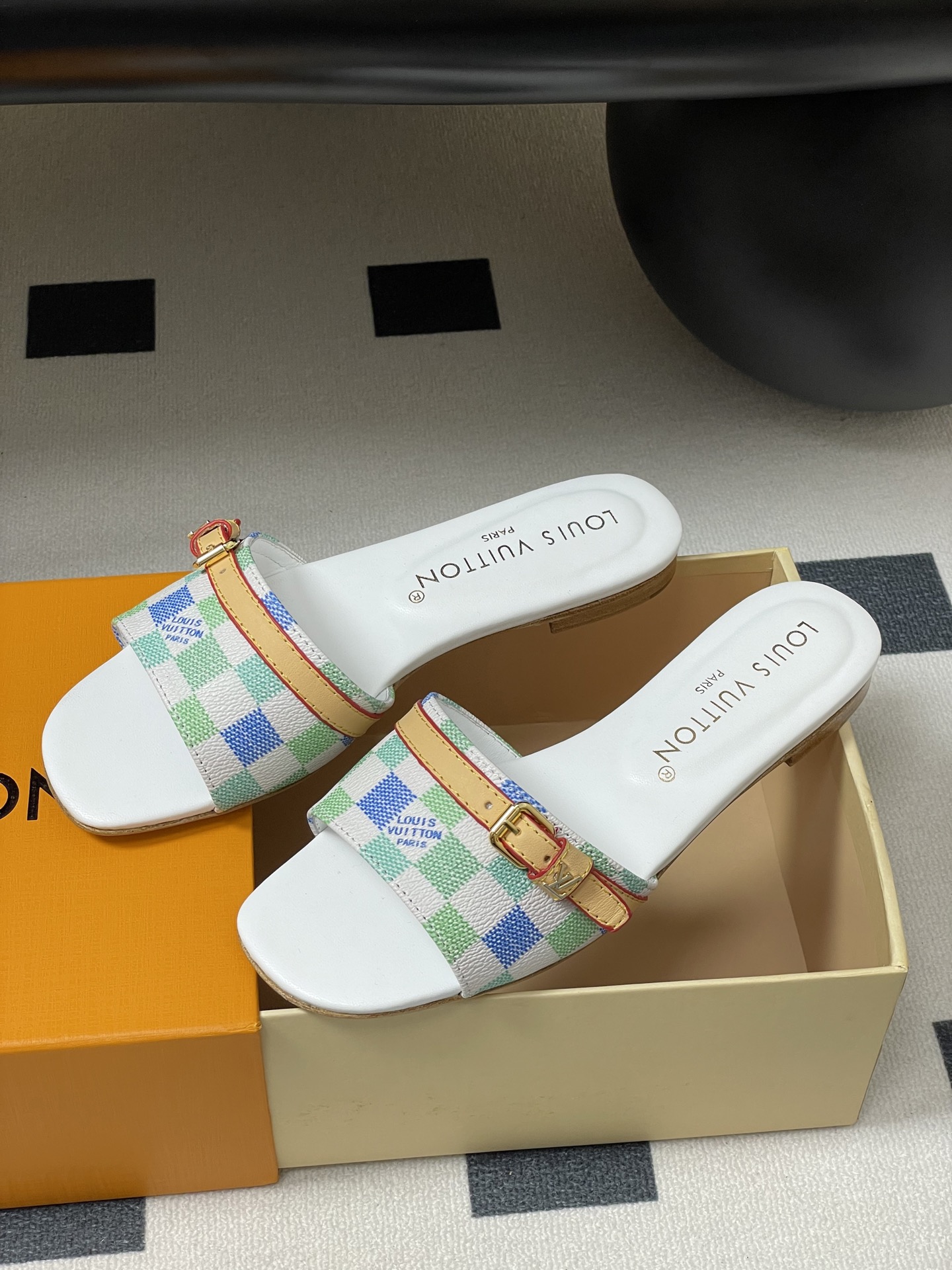 Lou*s Vuitton Slides(EU35-41)