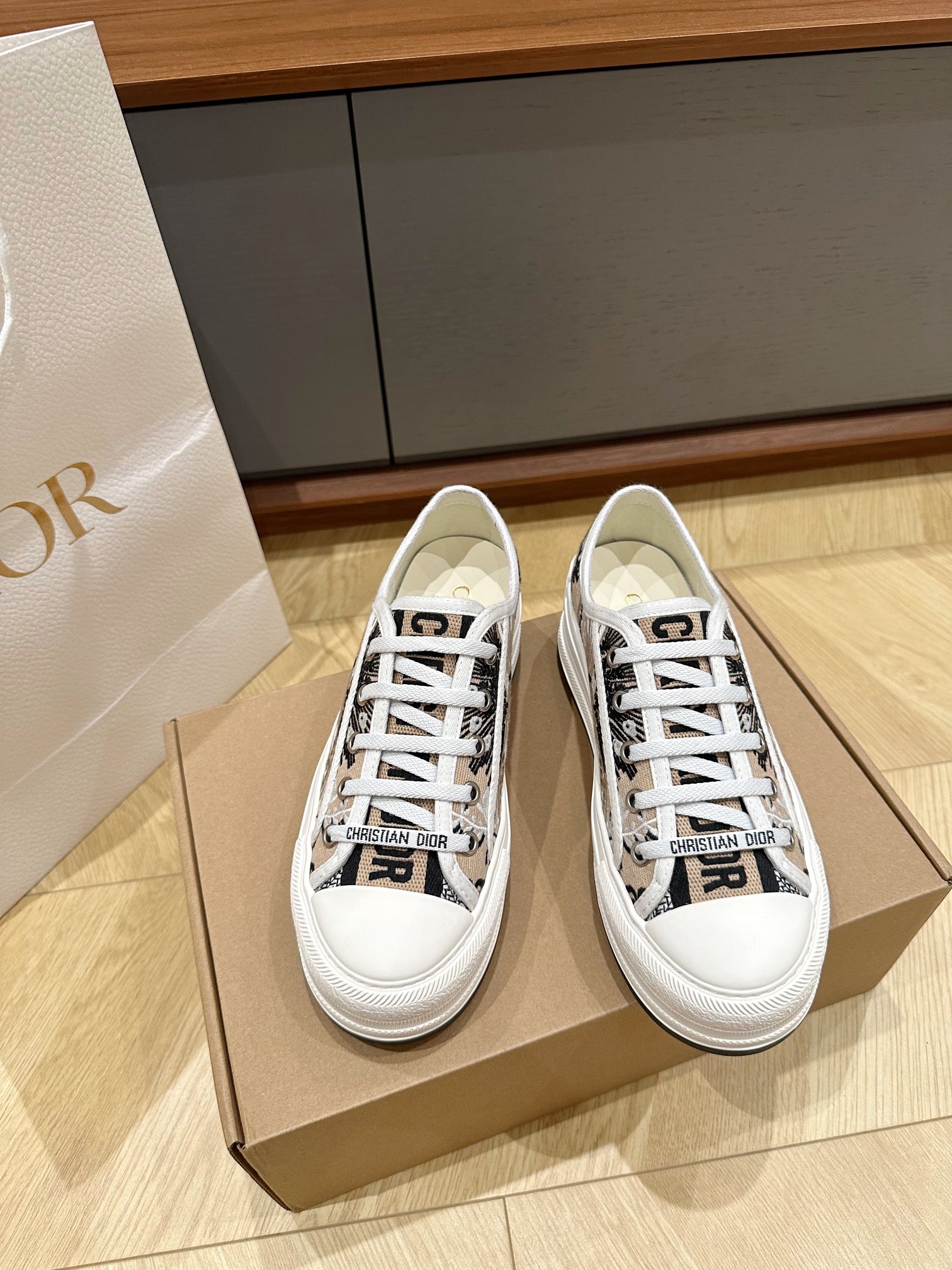 Di0r CD Sneaker（EU35-41)