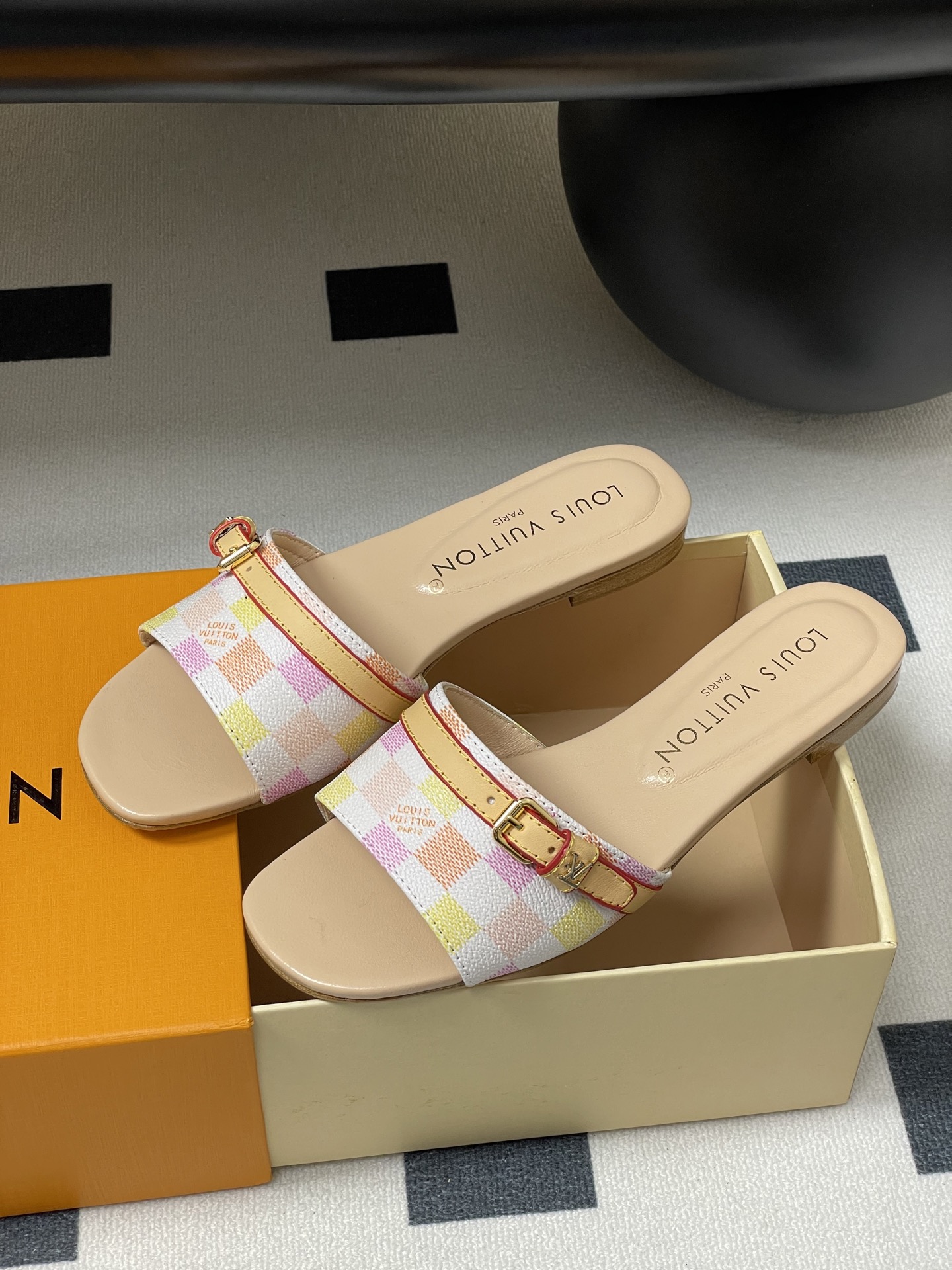 Lou*s Vuitton Slides(EU35-41)