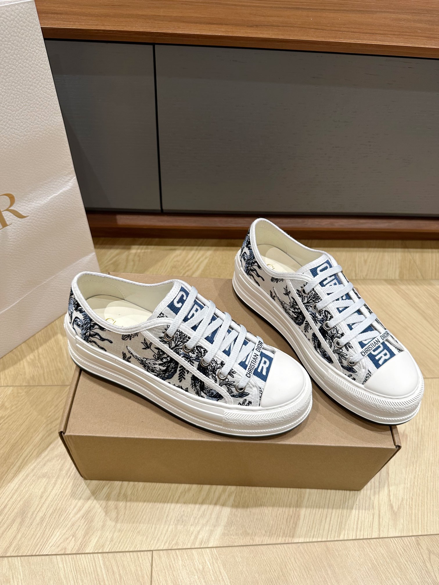 Di0r CD Sneaker（EU35-41)