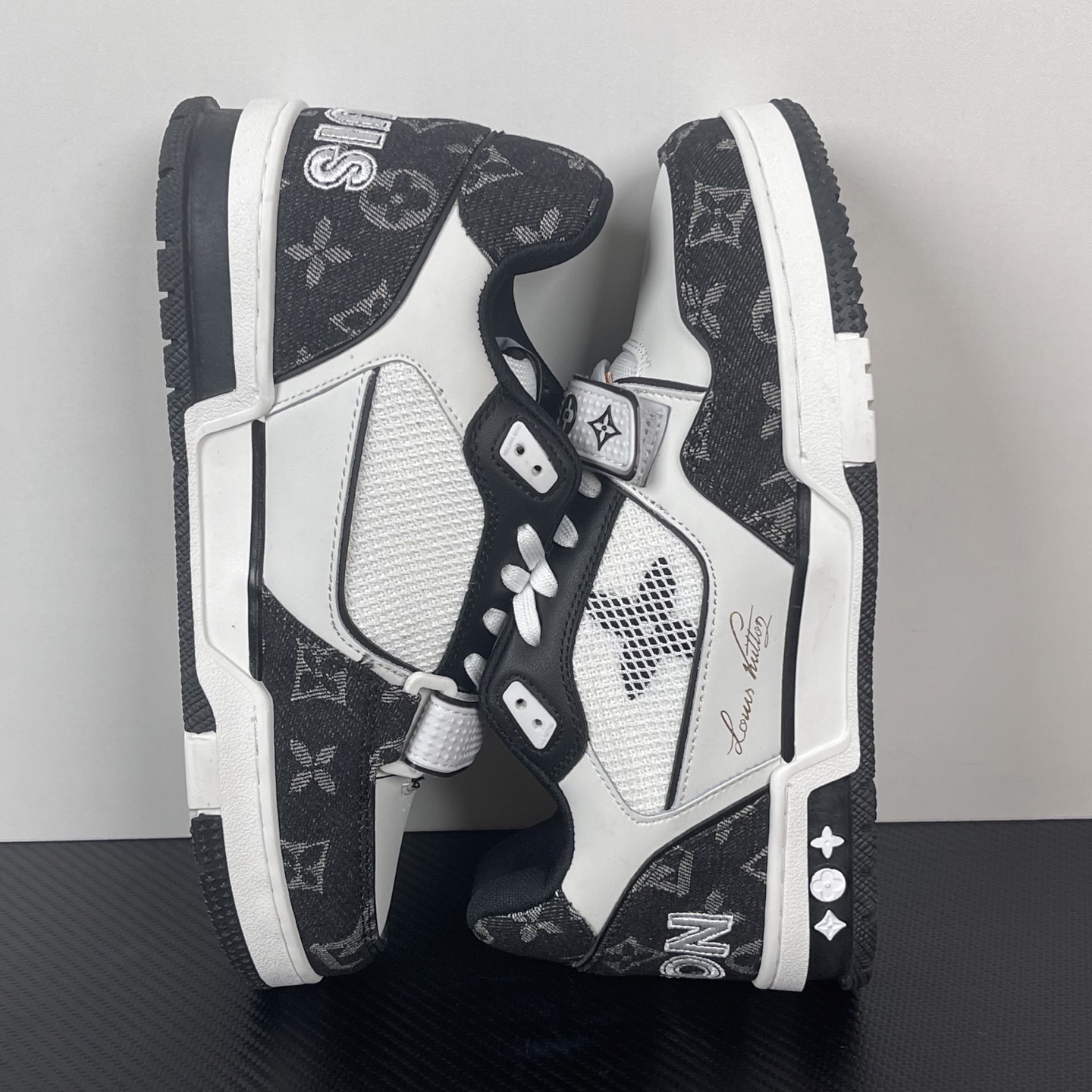 Louis Vuitton Trainer Sneakers(EU35-46)