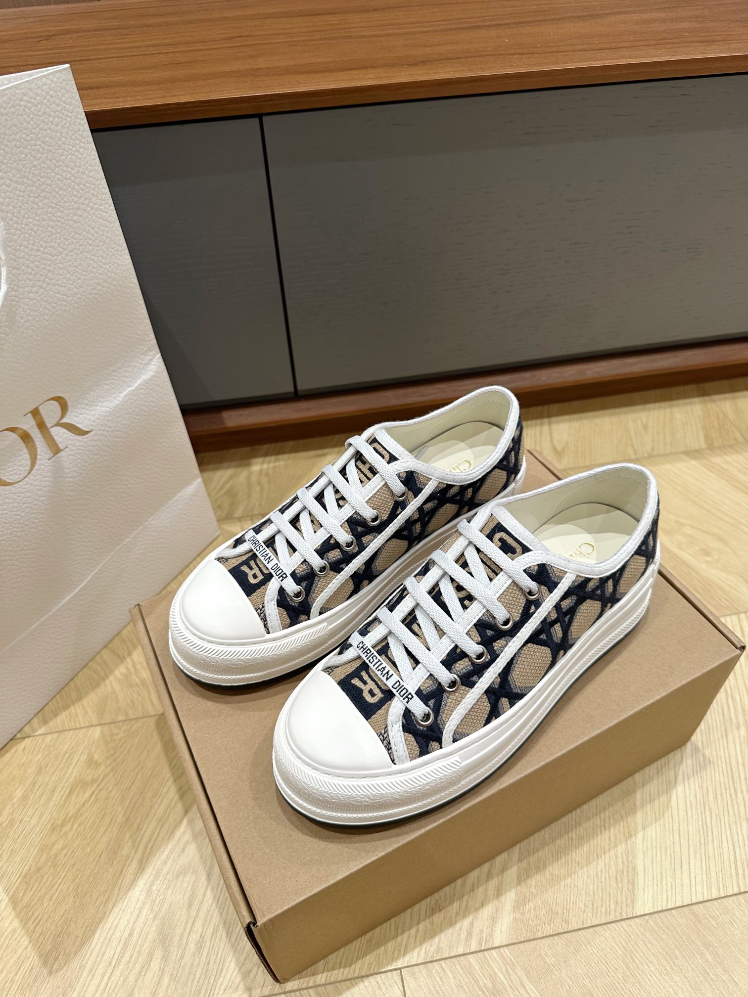 Di0r CD Sneaker（EU35-41)