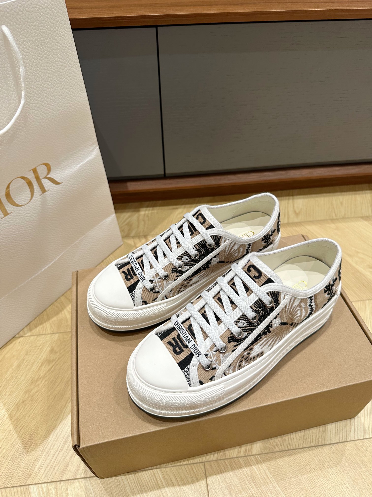 Di0r CD Sneaker（EU35-41)