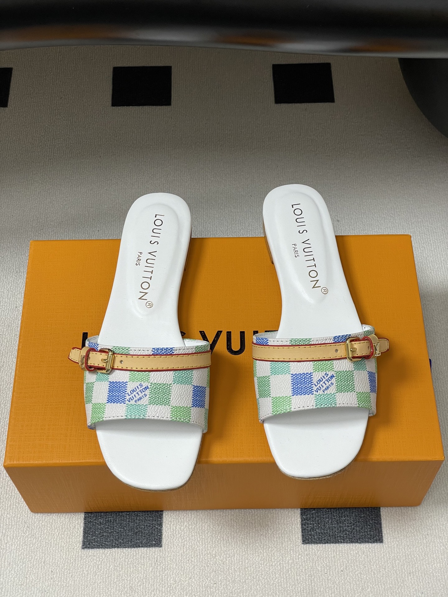 Lou*s Vuitton Slides(EU35-41)