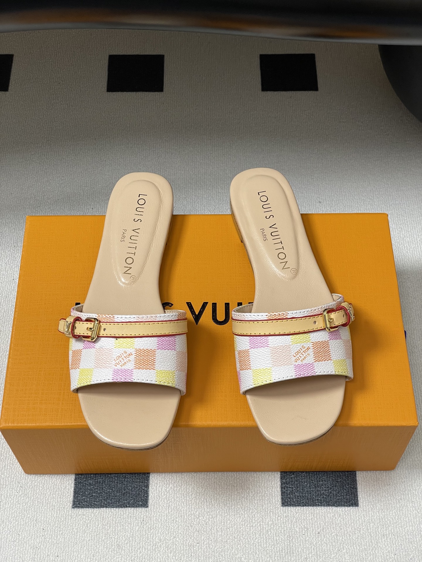 Lou*s Vuitton Slides(EU35-41)