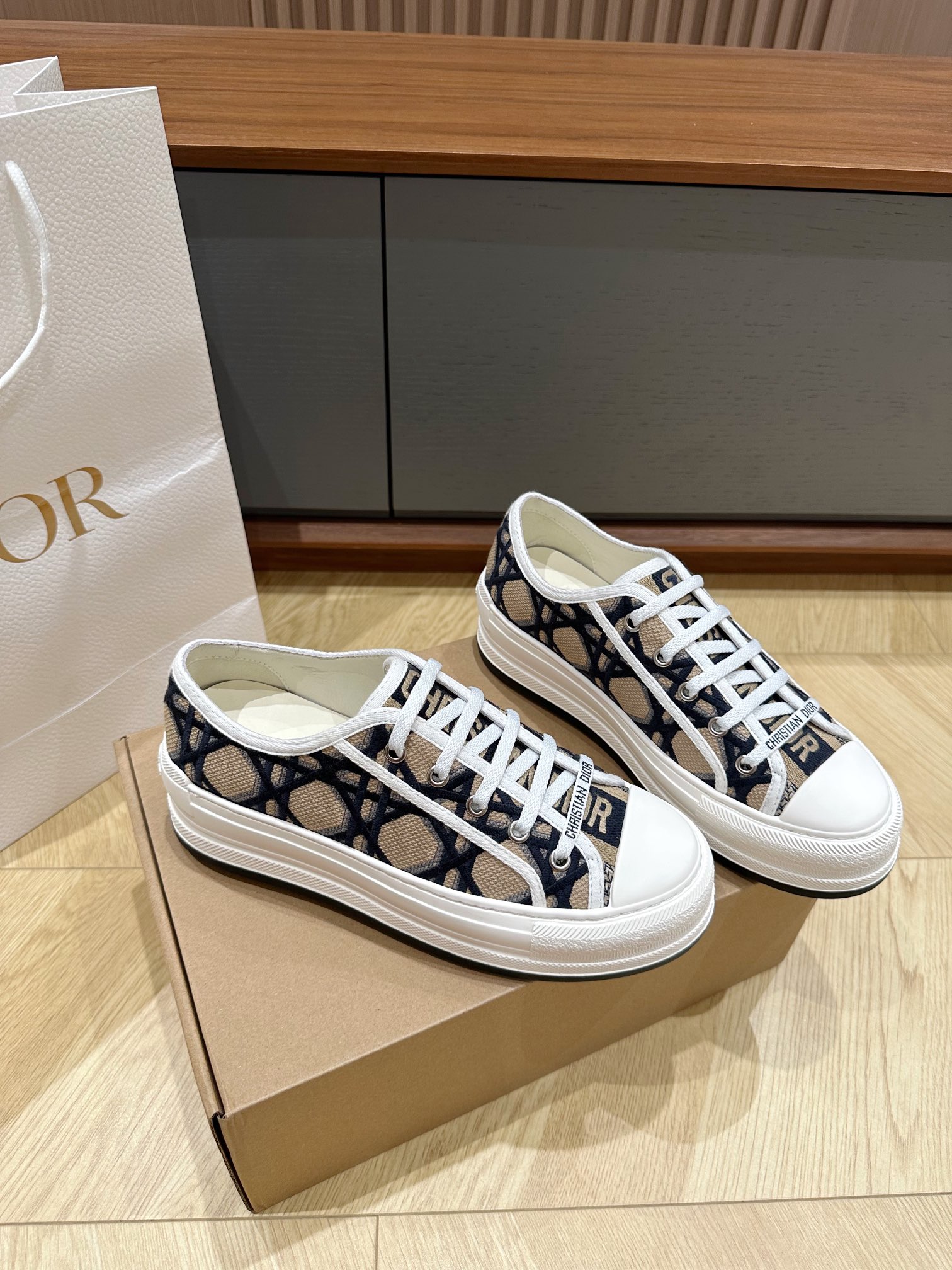 Di0r CD Sneaker（EU35-41)