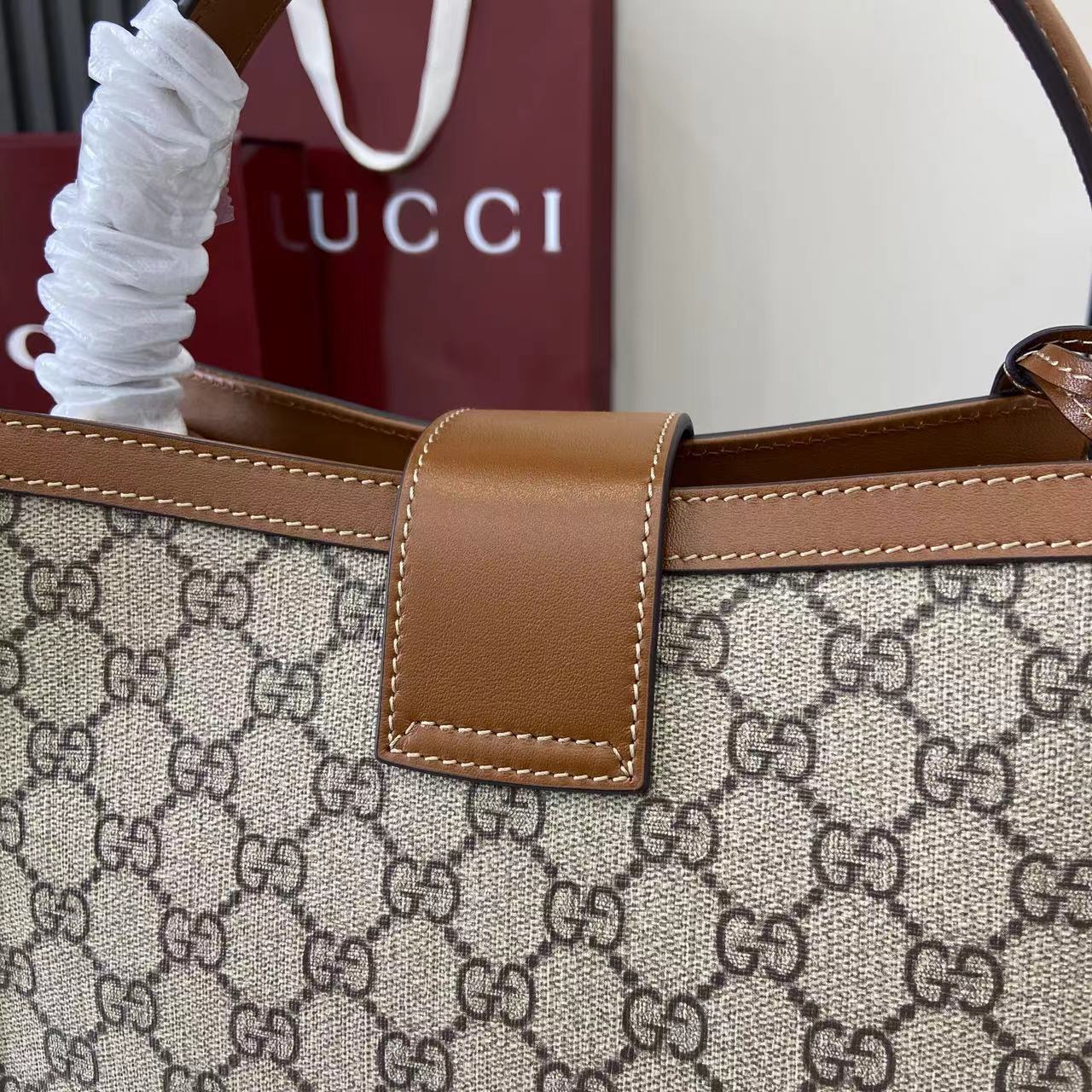 Gucc* Padlock Shoulder Bag(25.5*17.5*10CM)