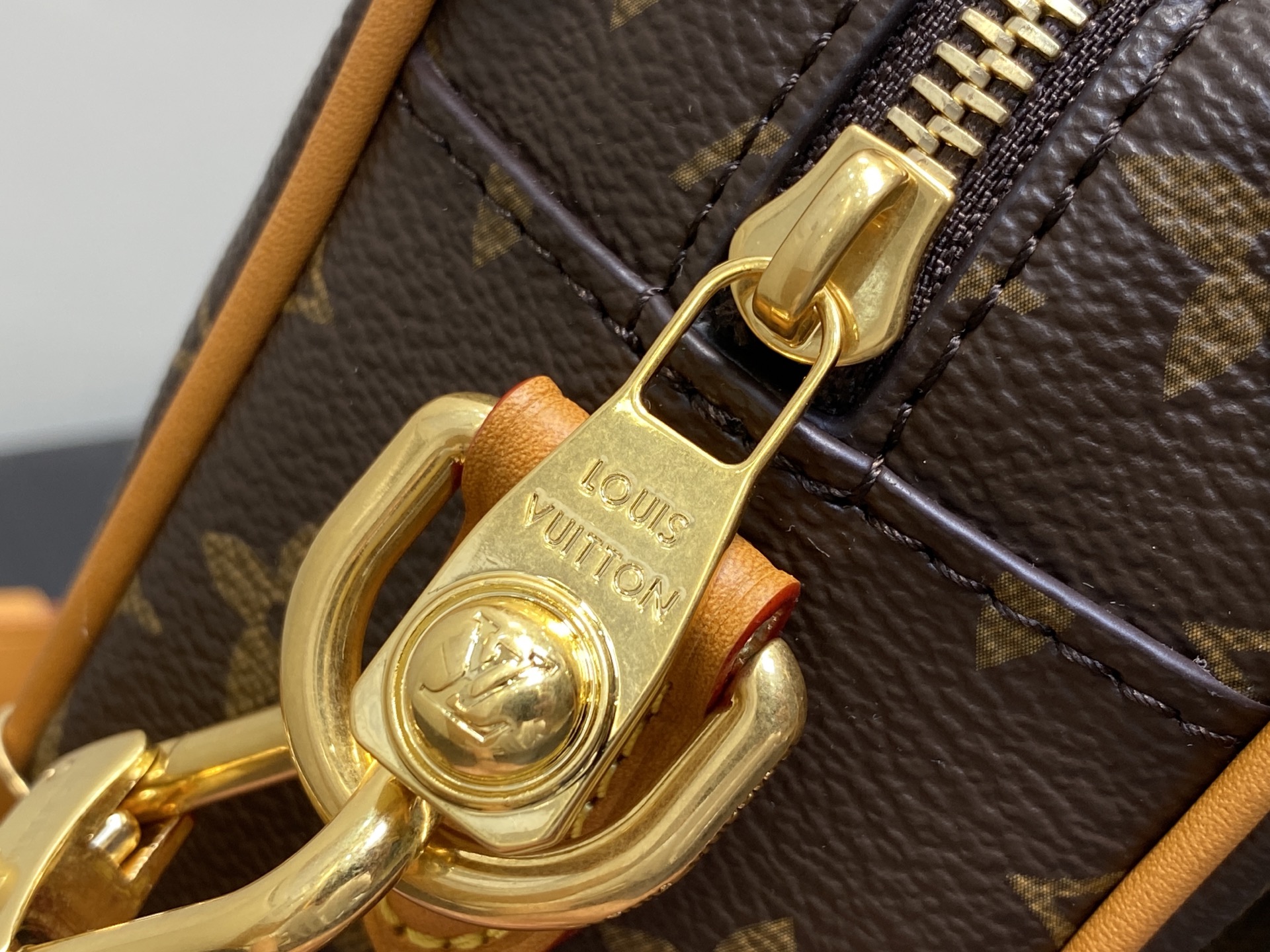 Louis Vuitton Mini Soft Trunk Bag(18.5 x 13 x 8CM)