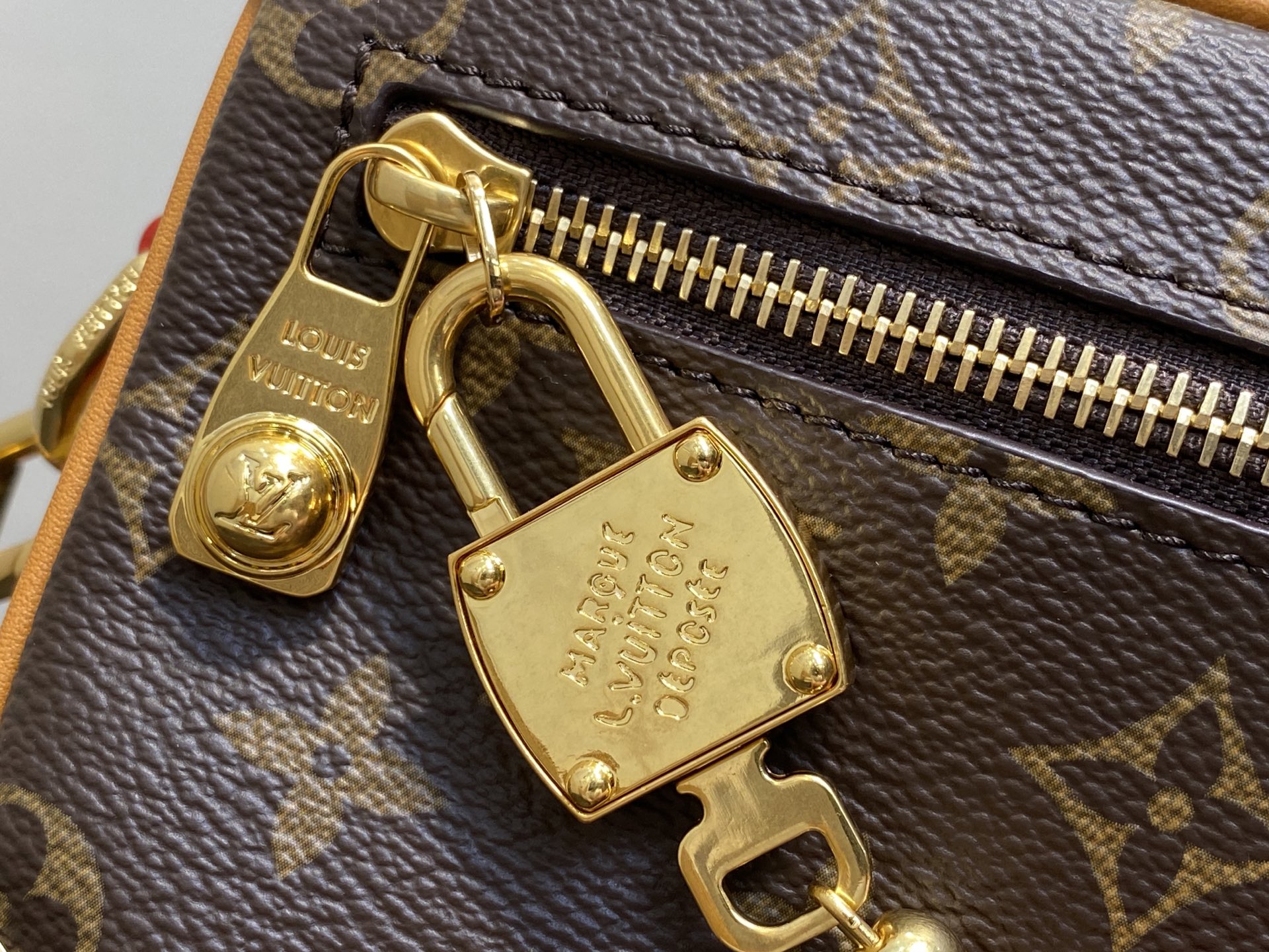 Louis Vuitton Mini Soft Trunk Bag(18.5 x 13 x 8CM)