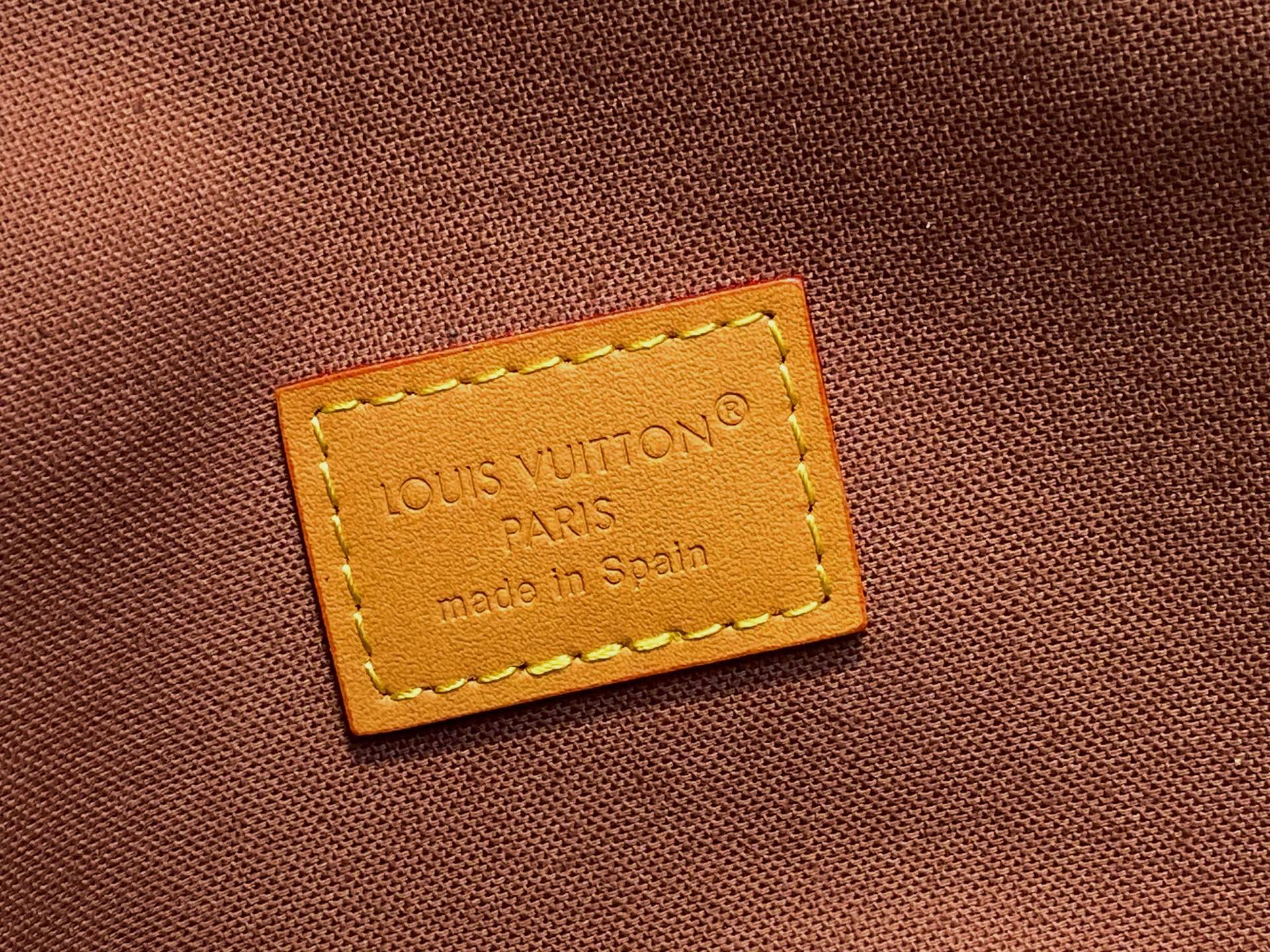 Louis Vuitton Monogram Archive Cargo Bag(14 x 10 x 23CM)