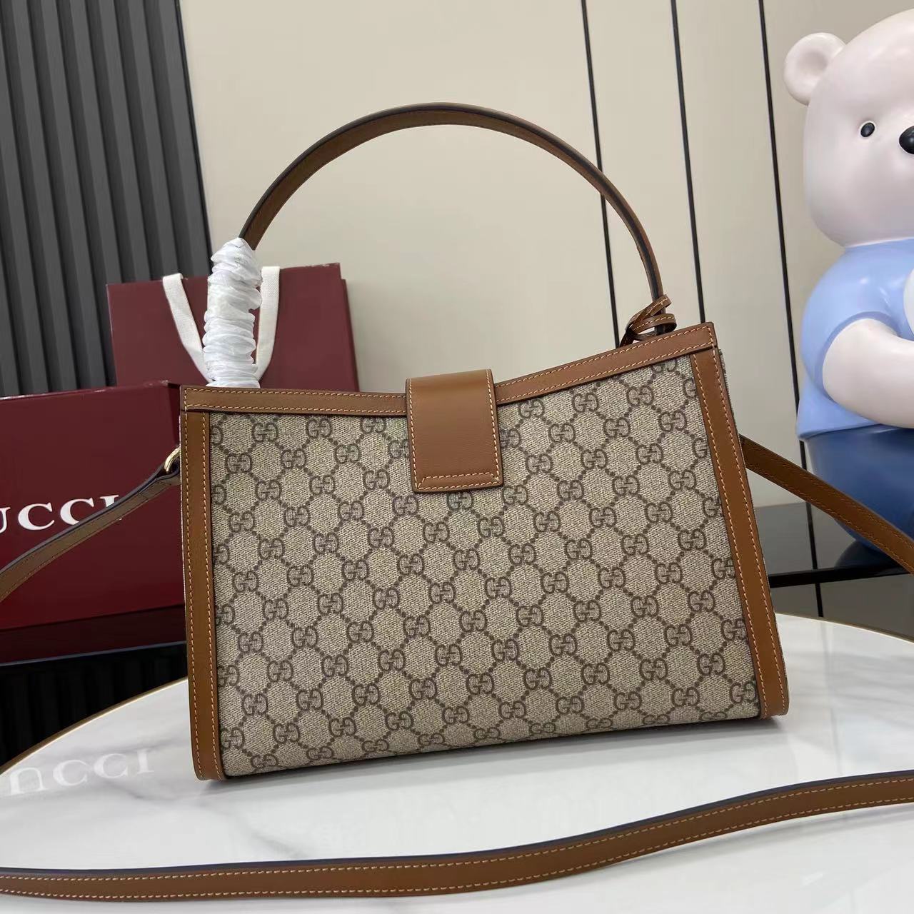 Gucc* Padlock Shoulder Bag(31*21*11CM)