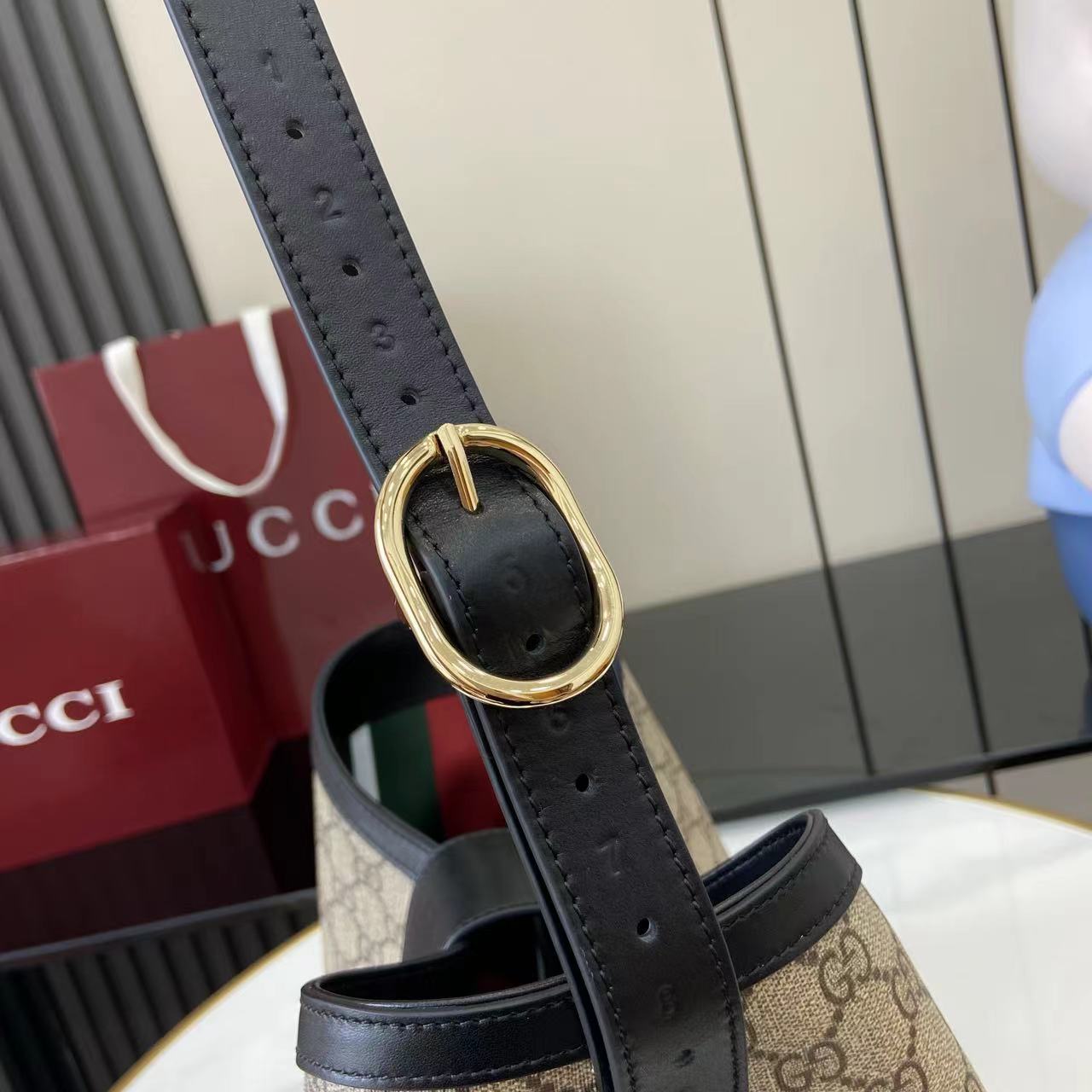 Gucc* Padlock Shoulder Bag(29*23.5*15.5CM)