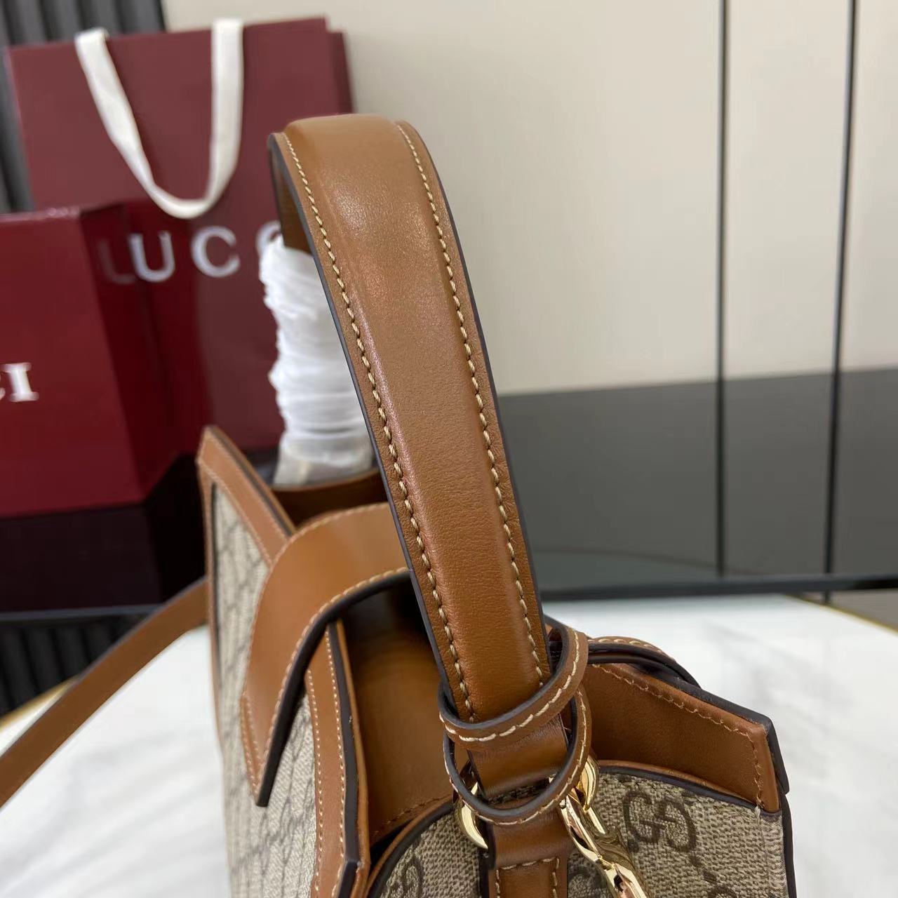 Gucc* Padlock Shoulder Bag(25.5*17.5*10CM)