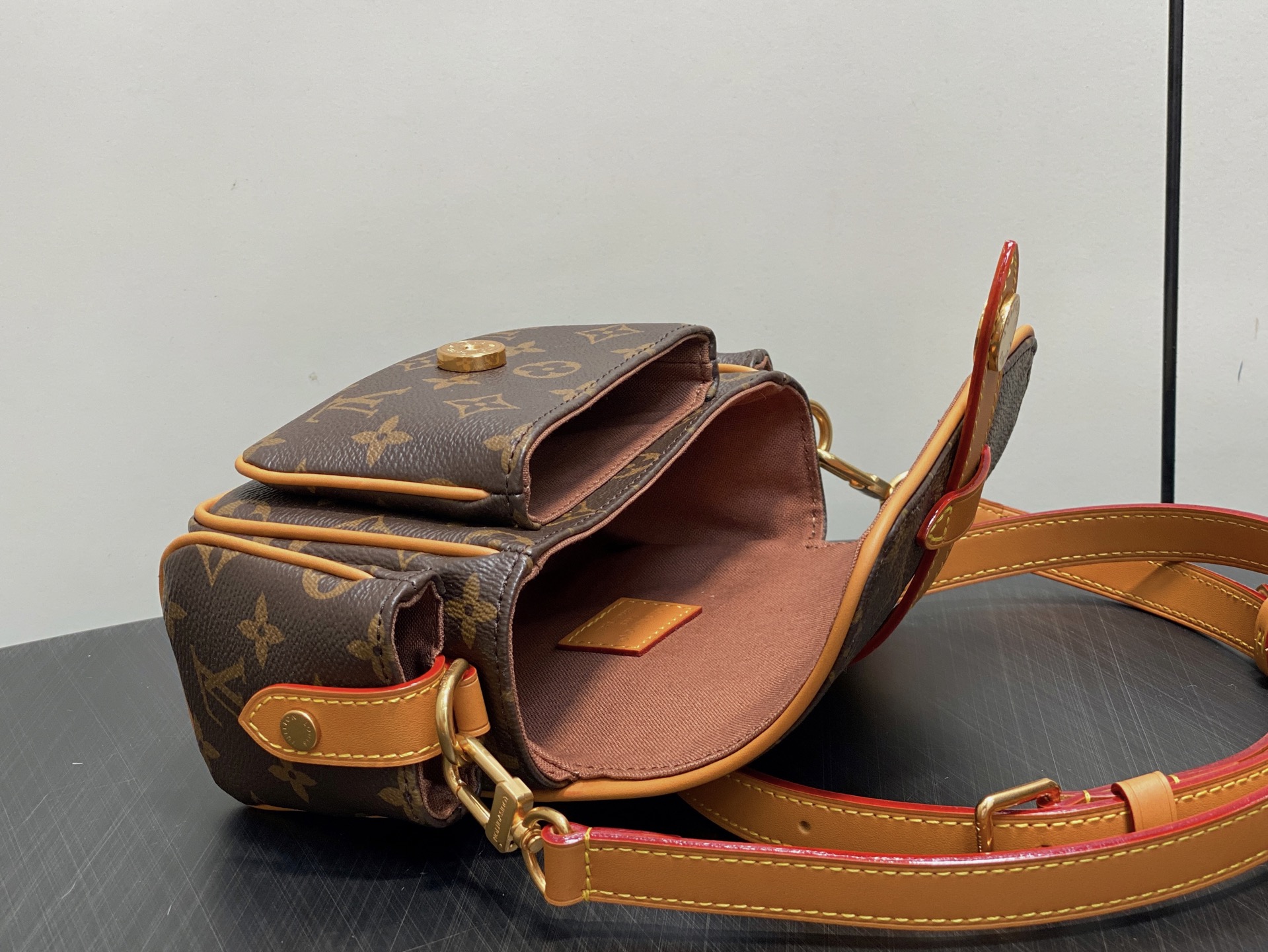 Louis Vuitton Monogram Archive Cargo Bag(14 x 10 x 23CM)