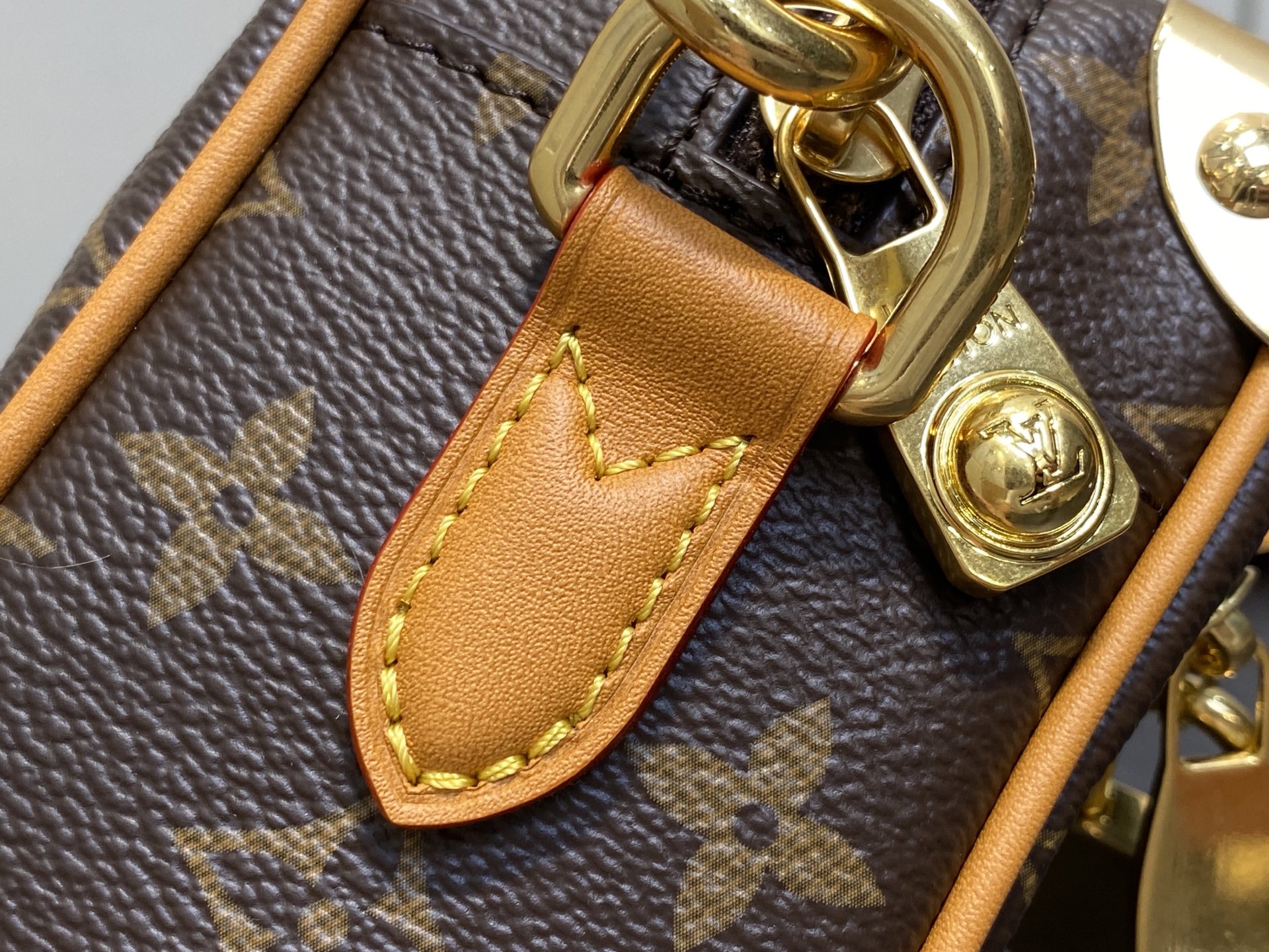 Louis Vuitton Mini Soft Trunk Bag(18.5 x 13 x 8CM)