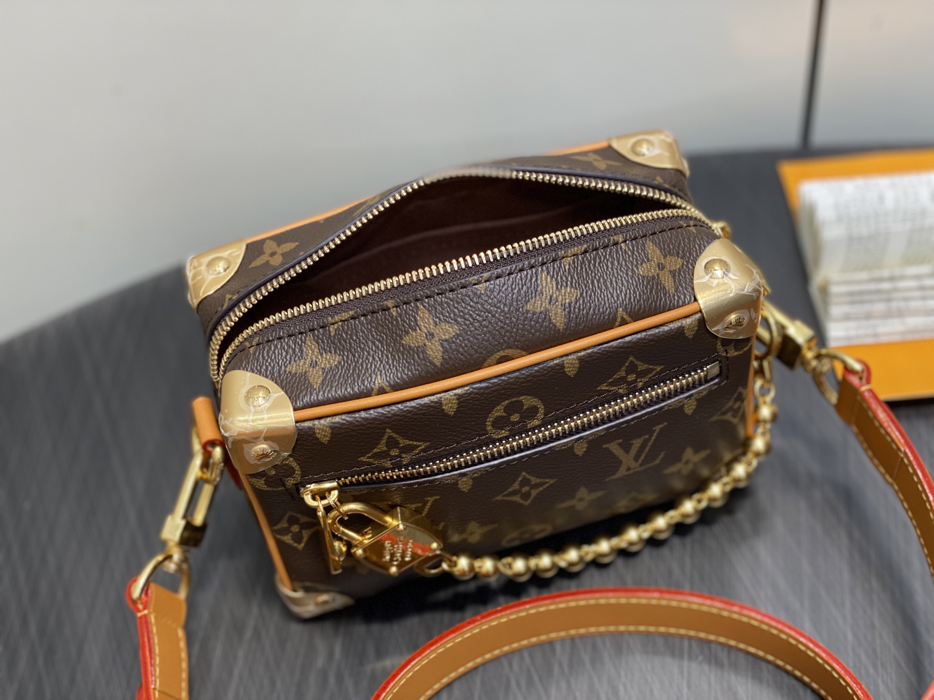 Louis Vuitton Mini Soft Trunk Bag(18.5 x 13 x 8CM)