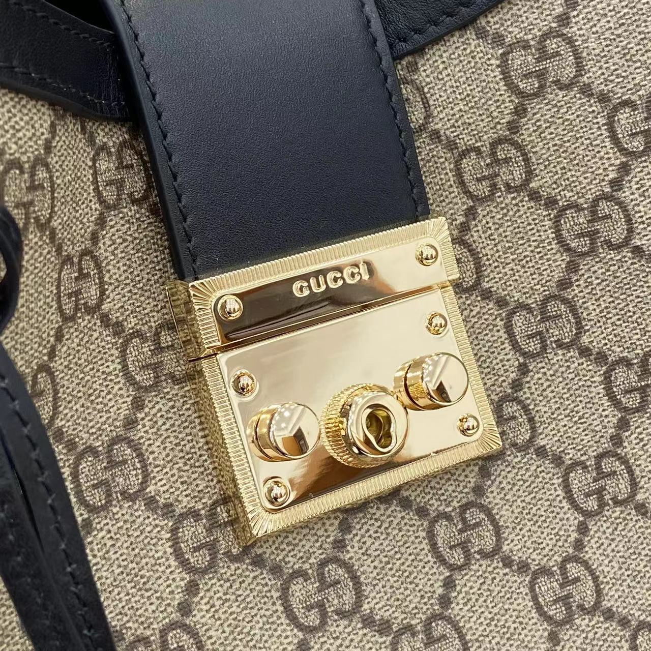 Gucc* Padlock Shoulder Bag(29*23.5*15.5CM)