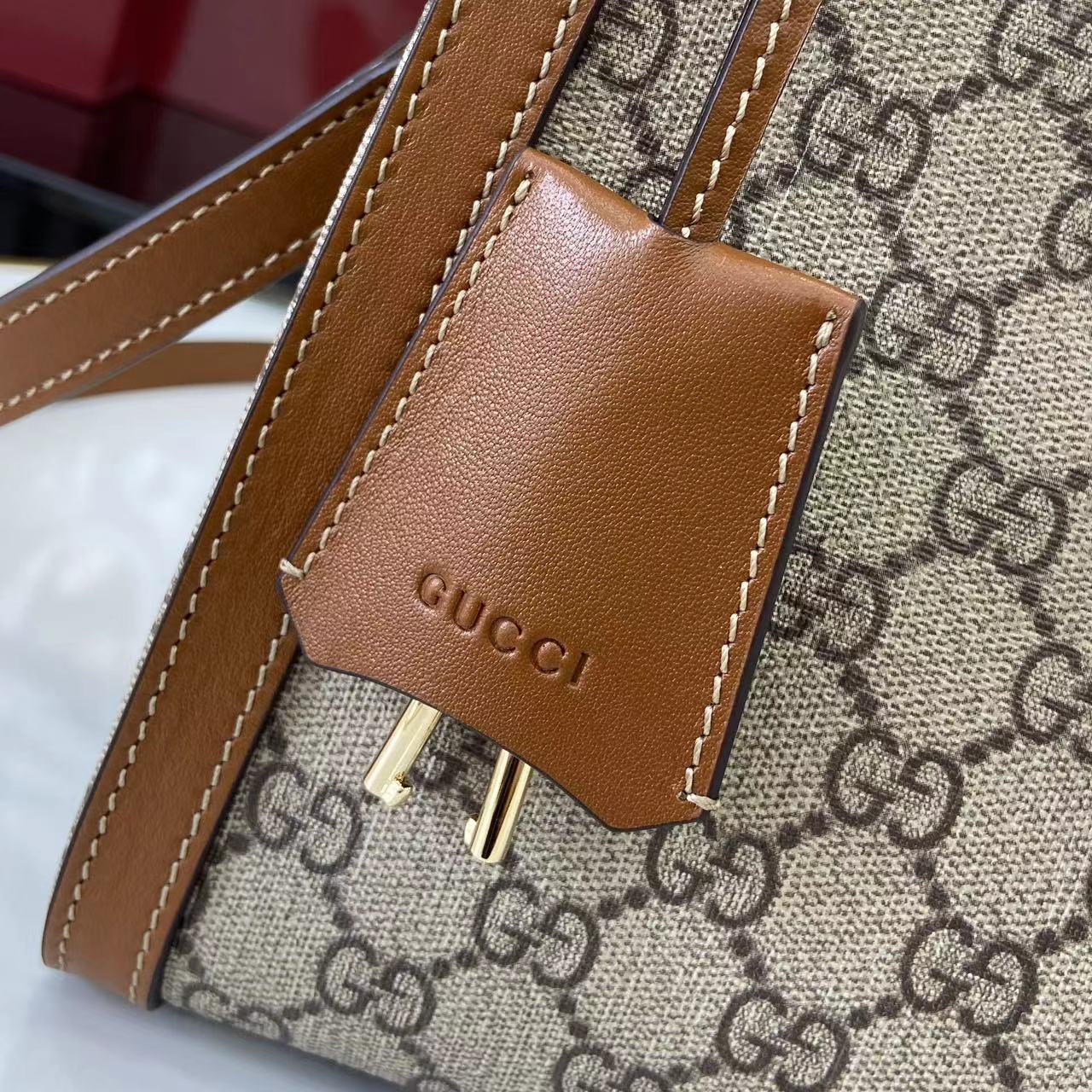 Gucc* Padlock Shoulder Bag(25.5*17.5*10CM)