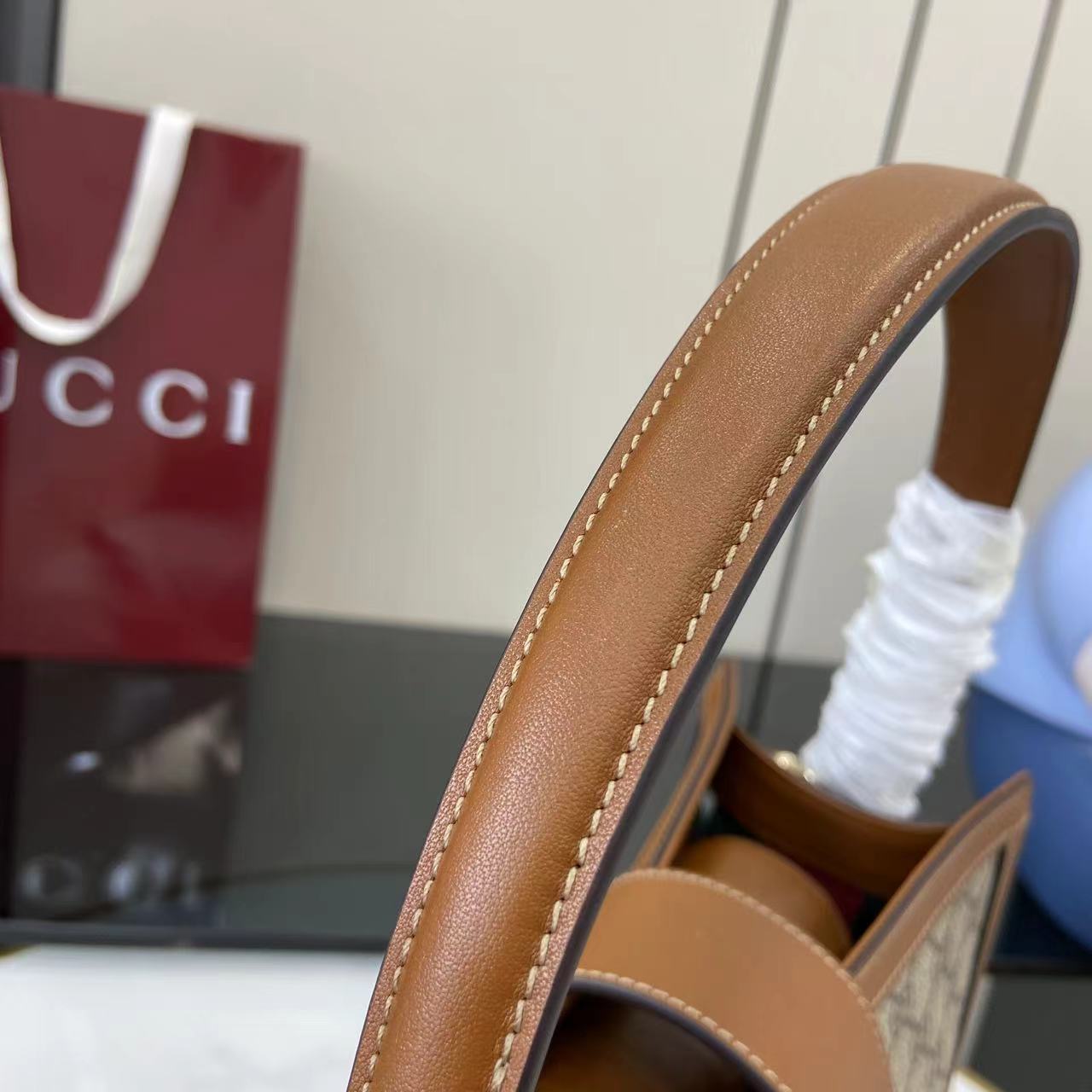 Gucc* Padlock Shoulder Bag(31*21*11CM)