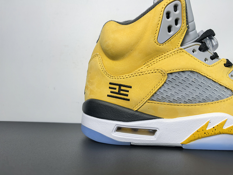 Jordan 5 Retro T23 Tokyo 2025 IO3372-700