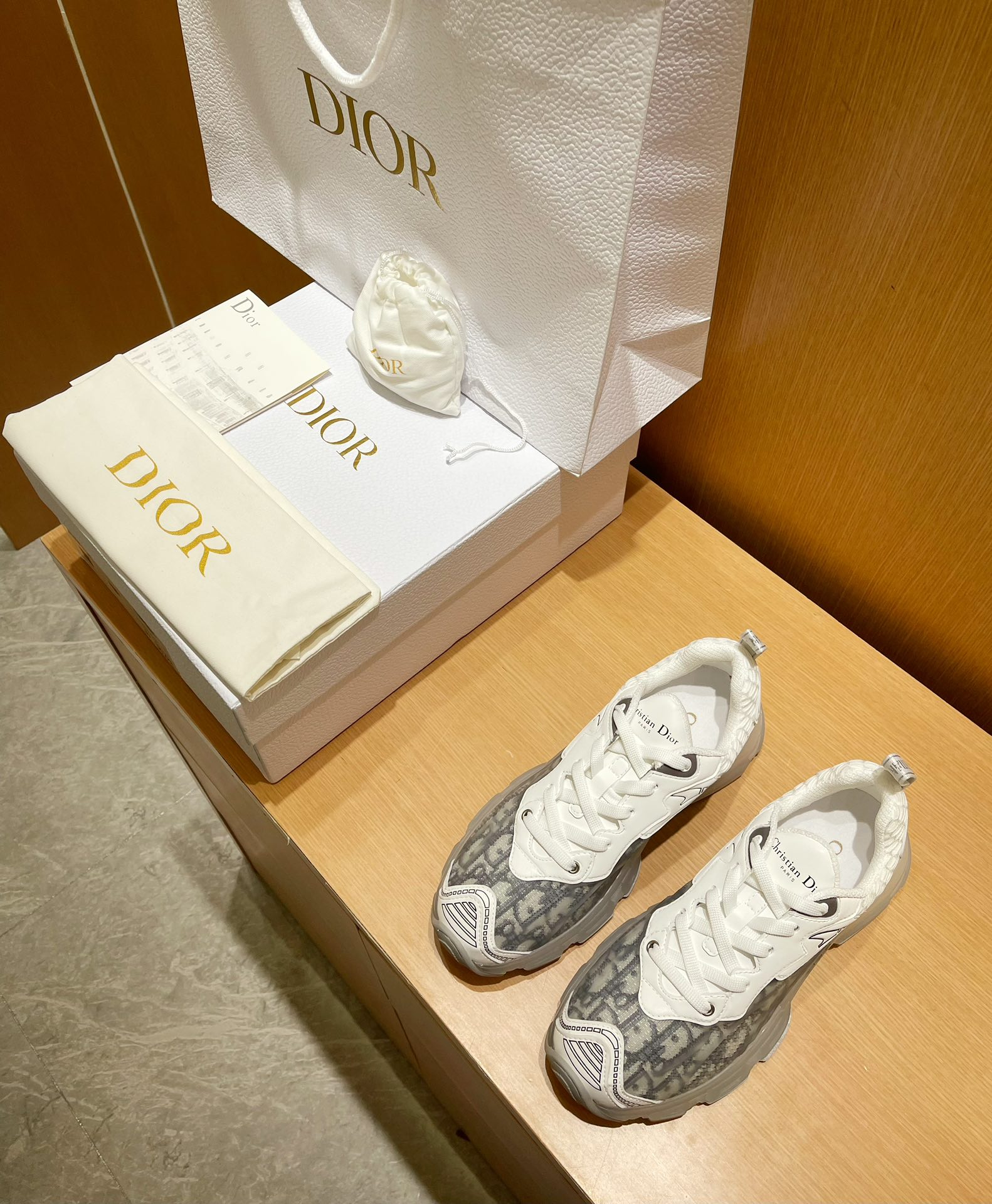 Di0r Sneaker（EU35-41)