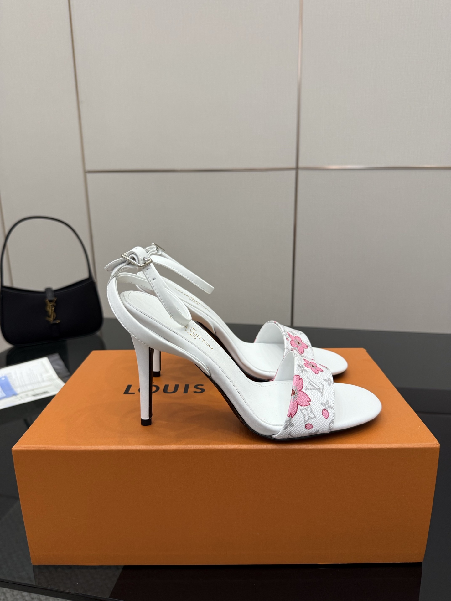 Lou*s Vuitton Slides(EU35-42)