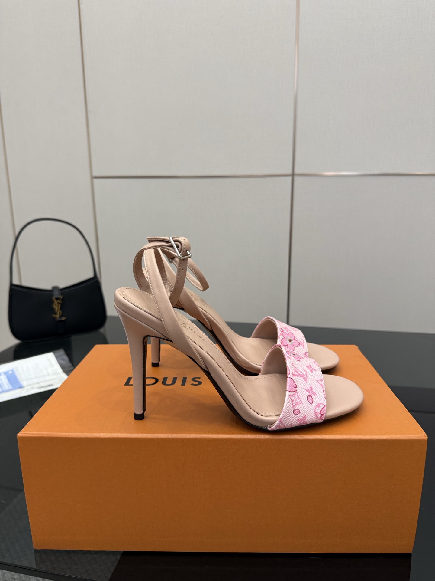 Lou*s Vuitton Slides(EU35-42)