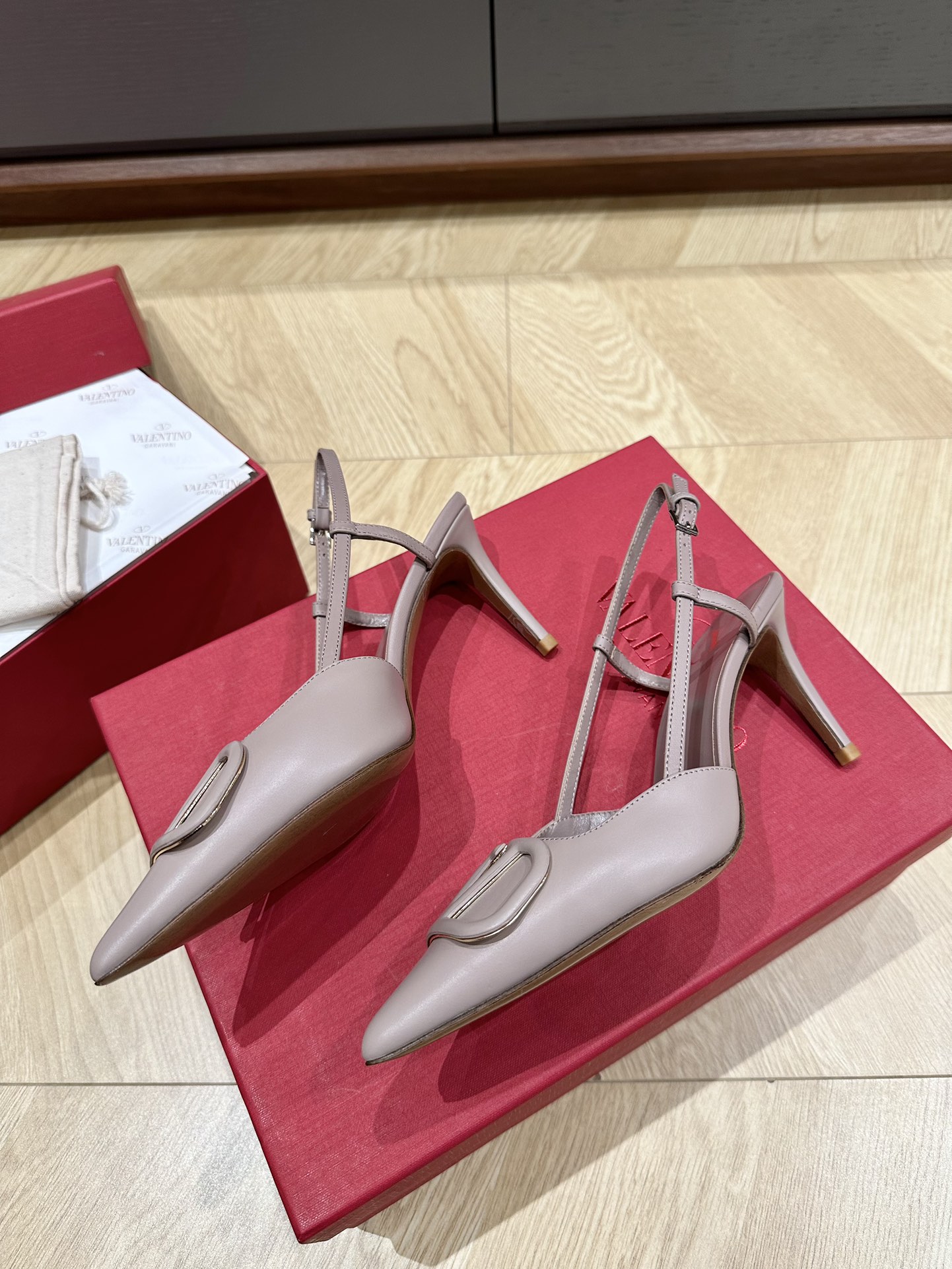Valentino Heels-8CM(EU35-41)