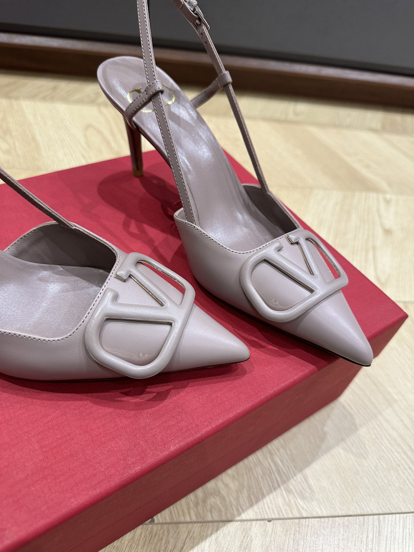 Valentino Heels-8CM(EU35-41)