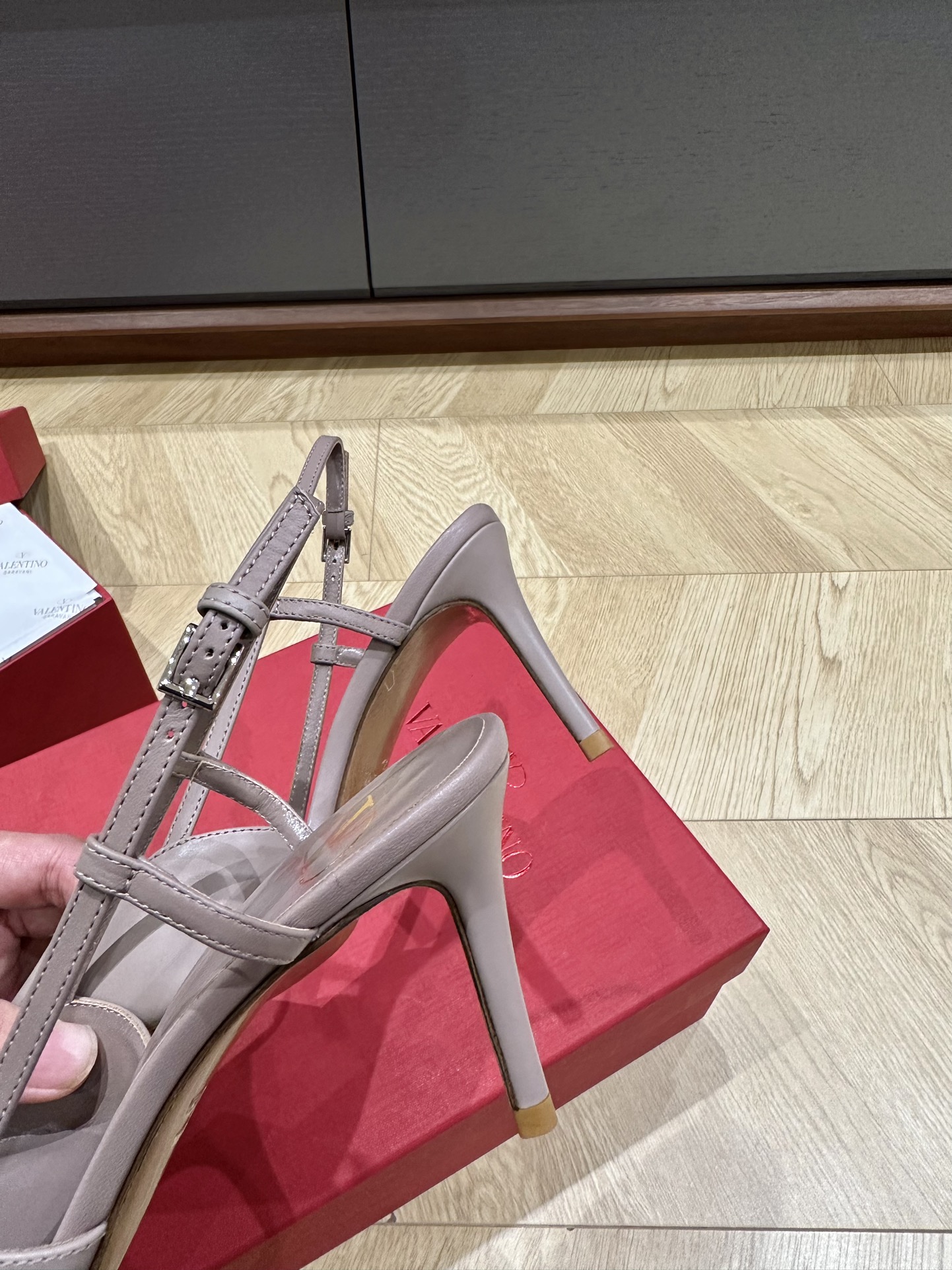 Valentino Heels-8CM(EU35-41)